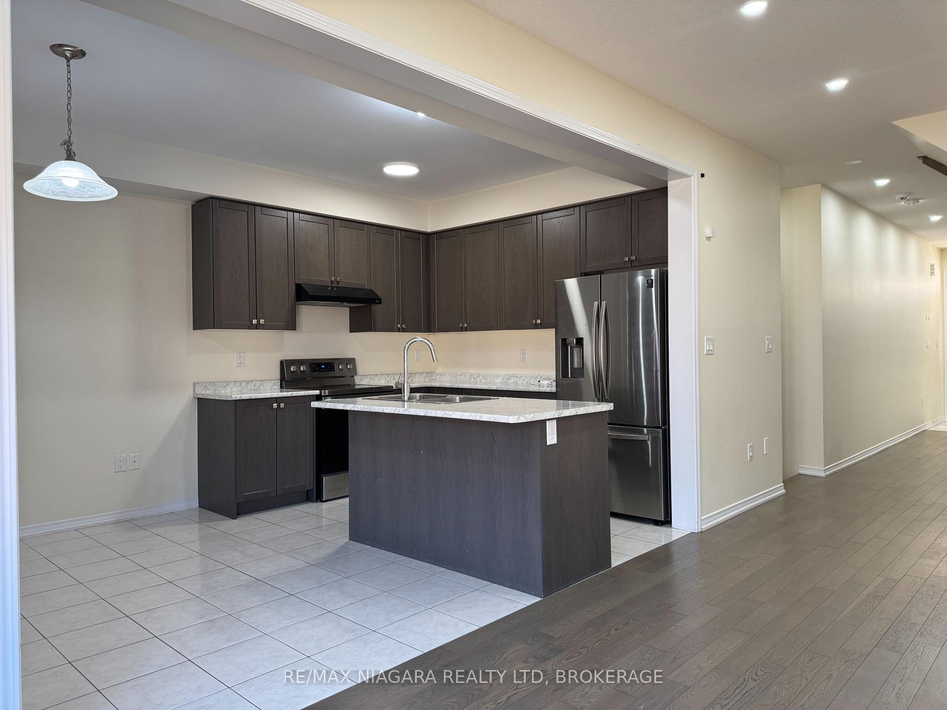Photo 6 of 49 Esther Crescent, Thorold, Hurricane/Merrittville — HOMEH