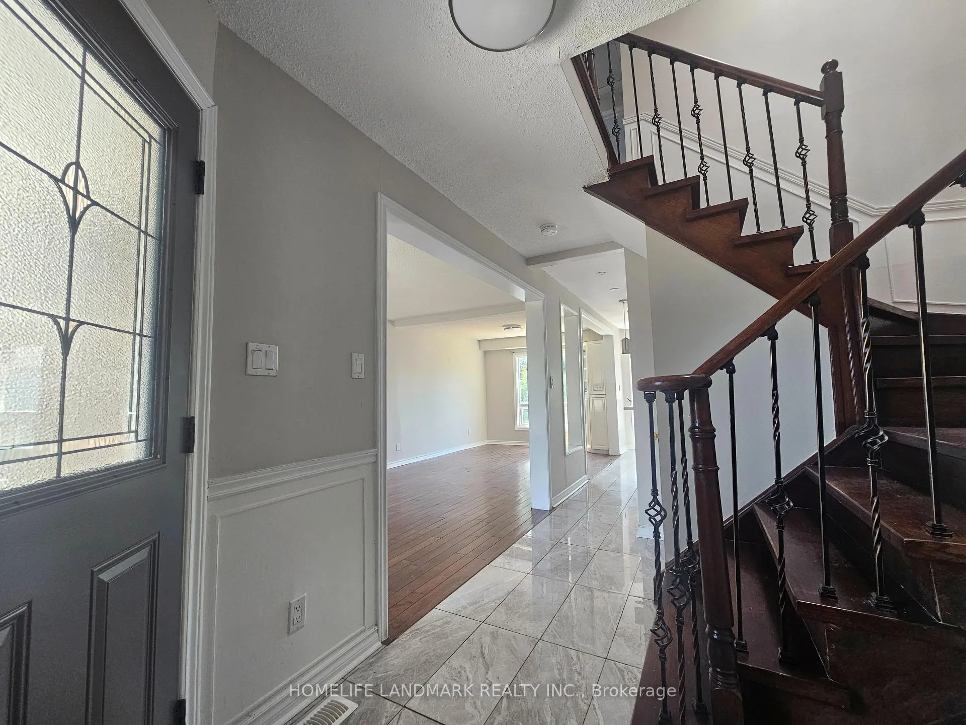 Photo 13 of 796 Bennett Crescent, Oshawa, Pinecrest — HOMEH