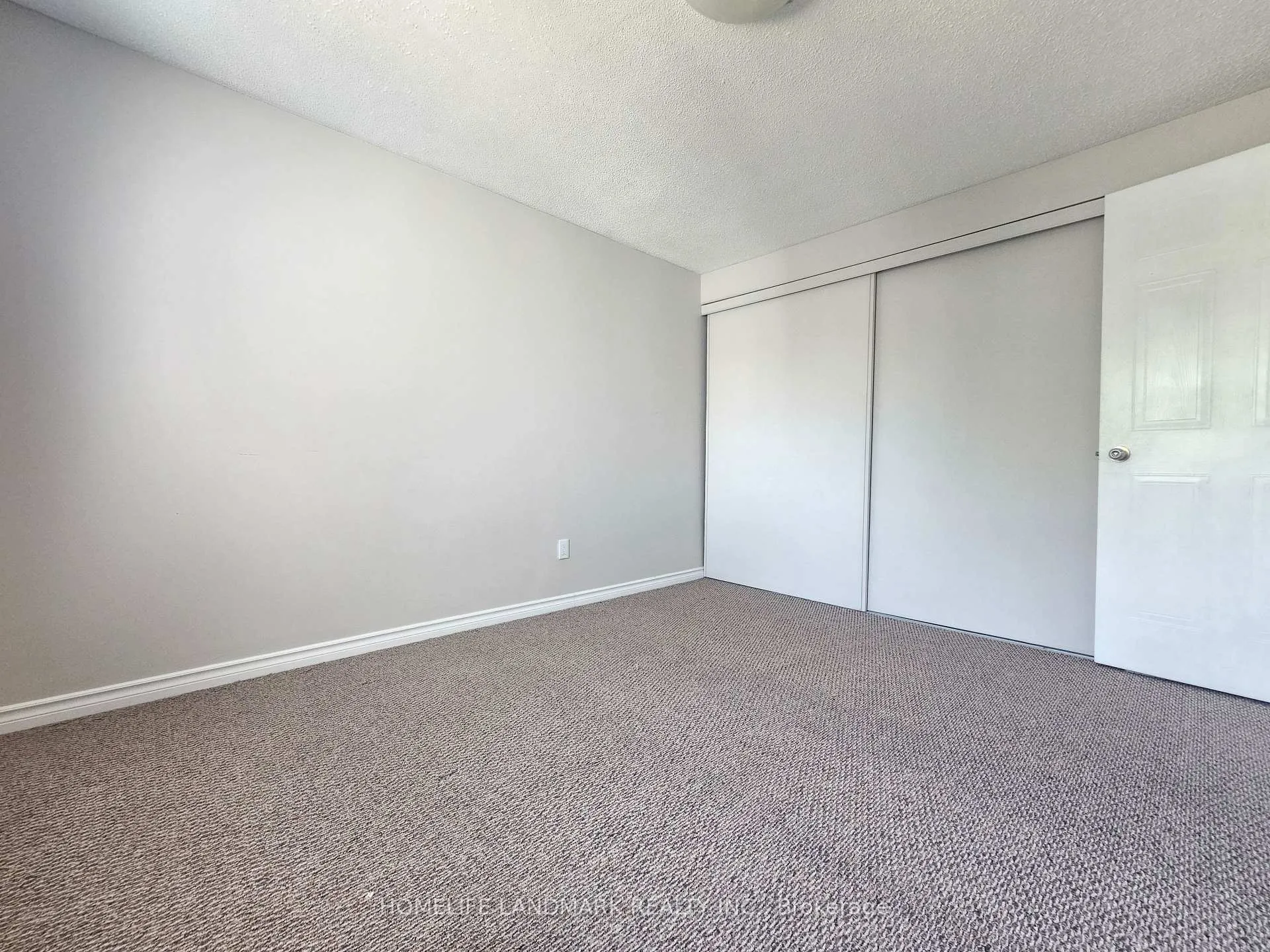 Photo 17 of 796 Bennett Crescent, Oshawa, Pinecrest — HOMEH
