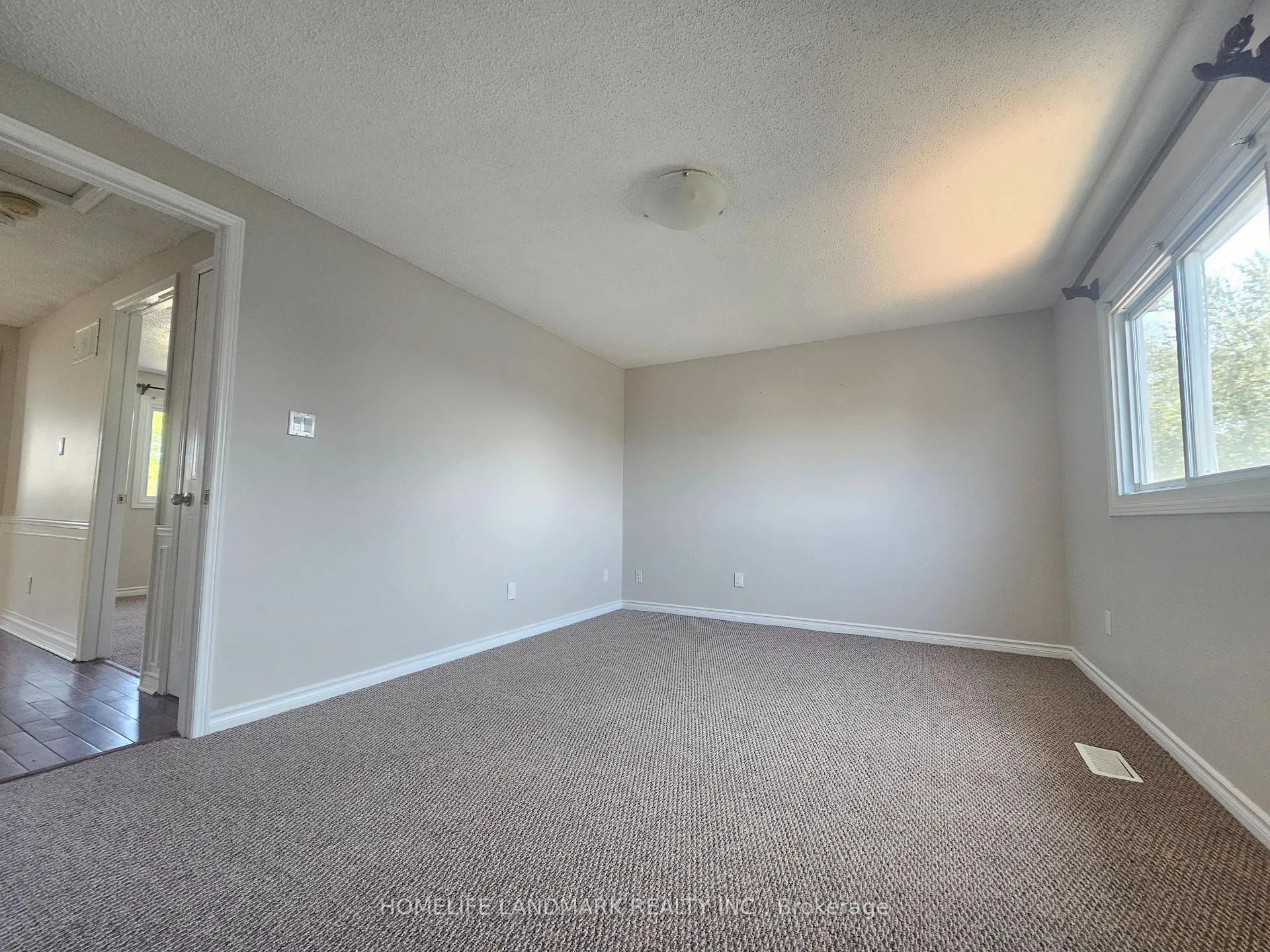 Photo 18 of 796 Bennett Crescent, Oshawa, Pinecrest — HOMEH