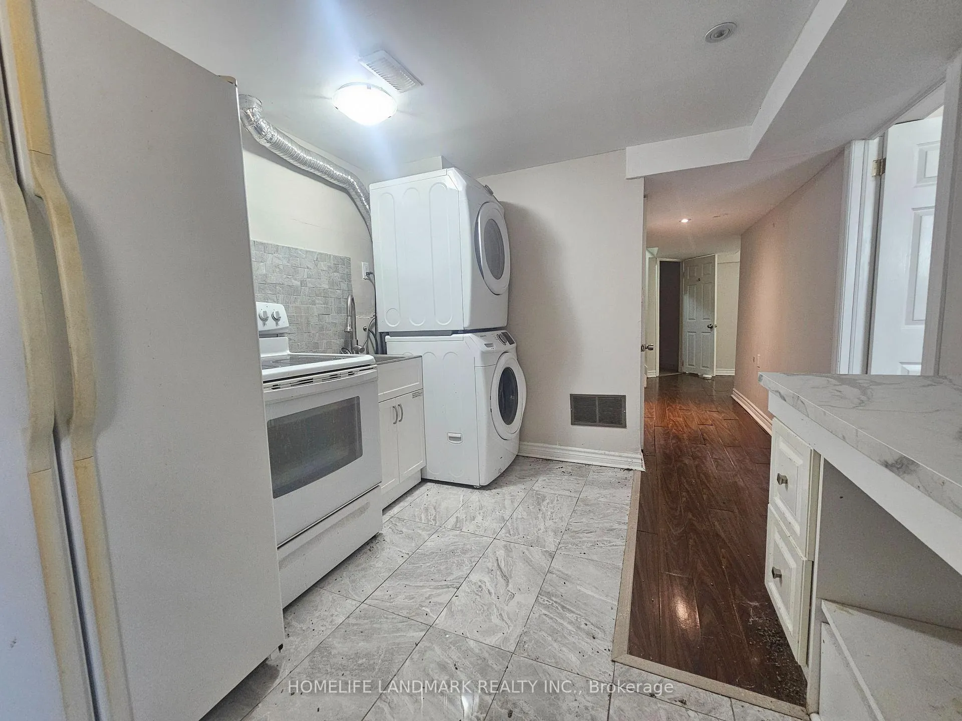 Photo 24 of 796 Bennett Crescent, Oshawa, Pinecrest — HOMEH