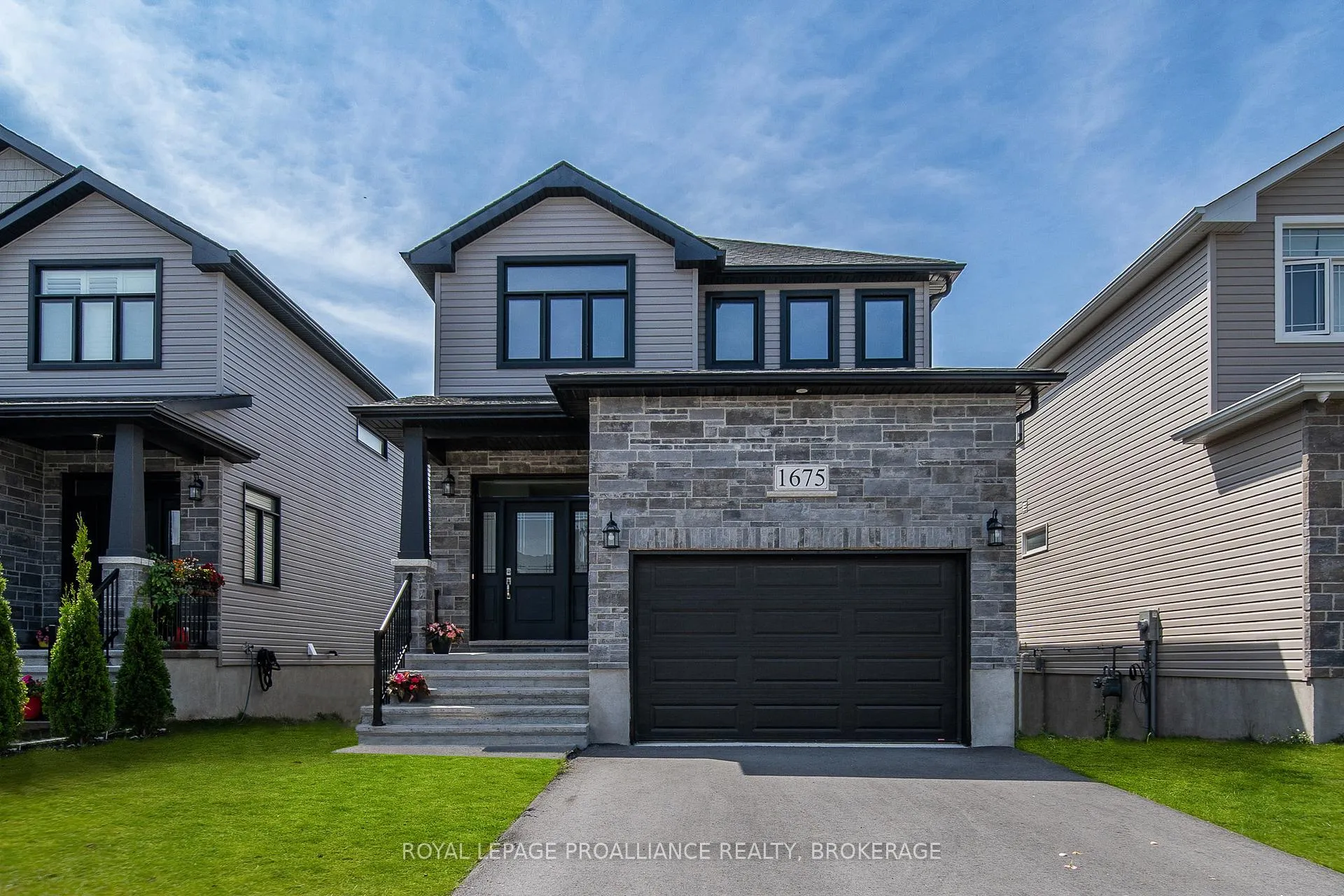 Front of 1675 Brookedayle Avenue