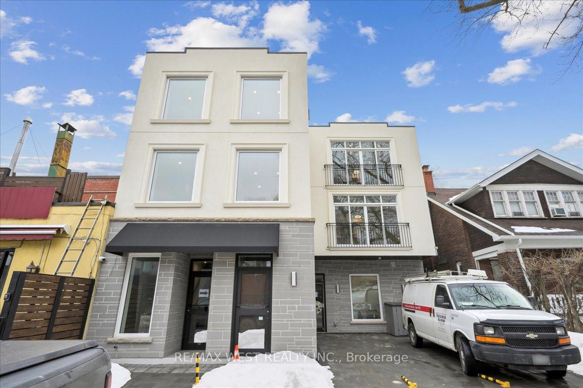 Front of Unit 301, 115 Monarch Park Avenue