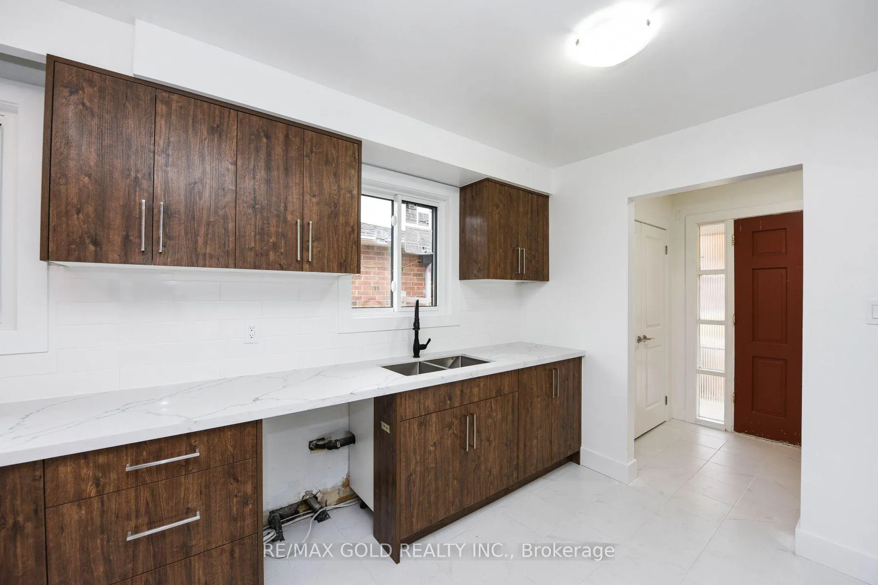 Photo 7 of 51 Malcolm Crescent, Brampton, Central Park — HOMEH