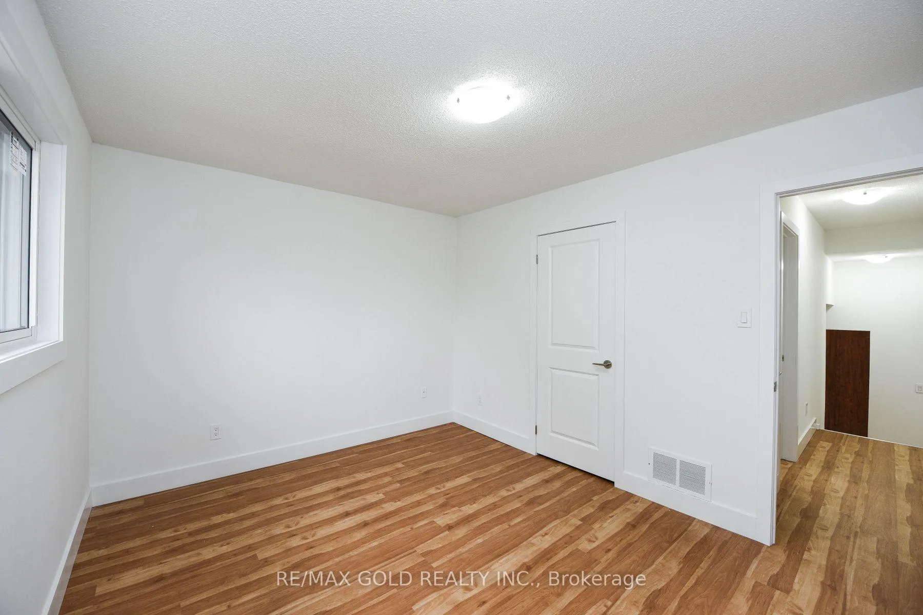 Photo 13 of 51 Malcolm Crescent, Brampton, Central Park — HOMEH