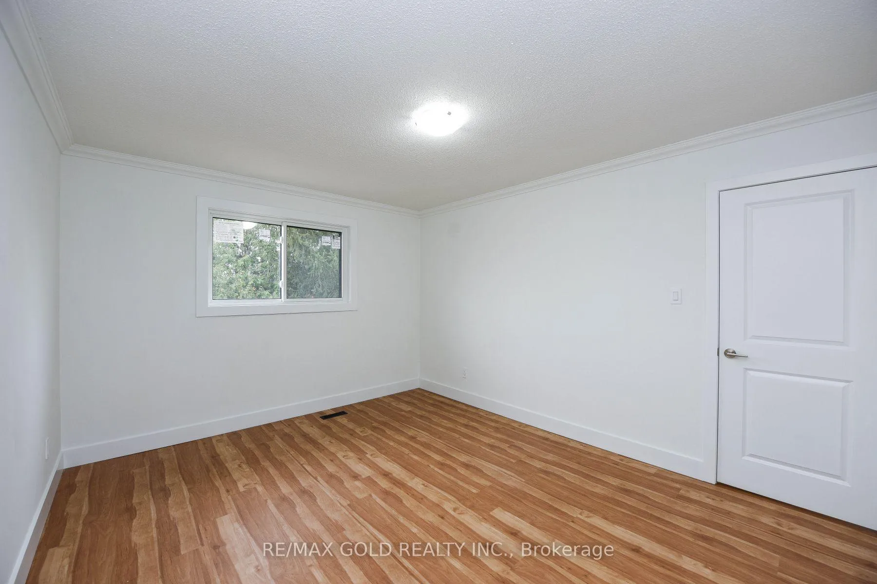 Photo 15 of 51 Malcolm Crescent, Brampton, Central Park — HOMEH