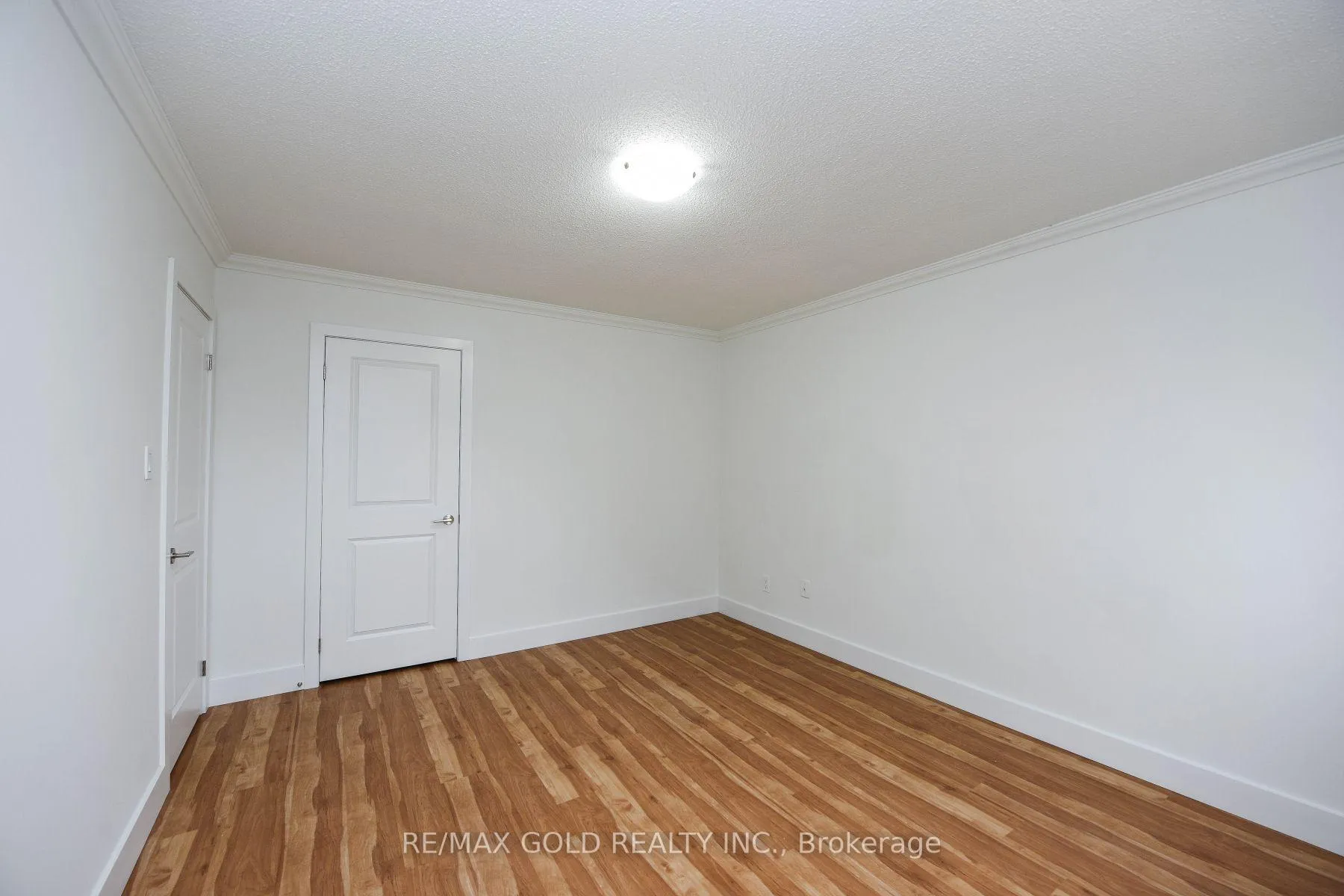 Photo 17 of 51 Malcolm Crescent, Brampton, Central Park — HOMEH