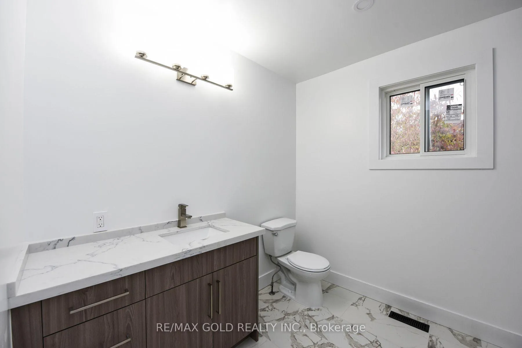 Photo 18 of 51 Malcolm Crescent, Brampton, Central Park — HOMEH