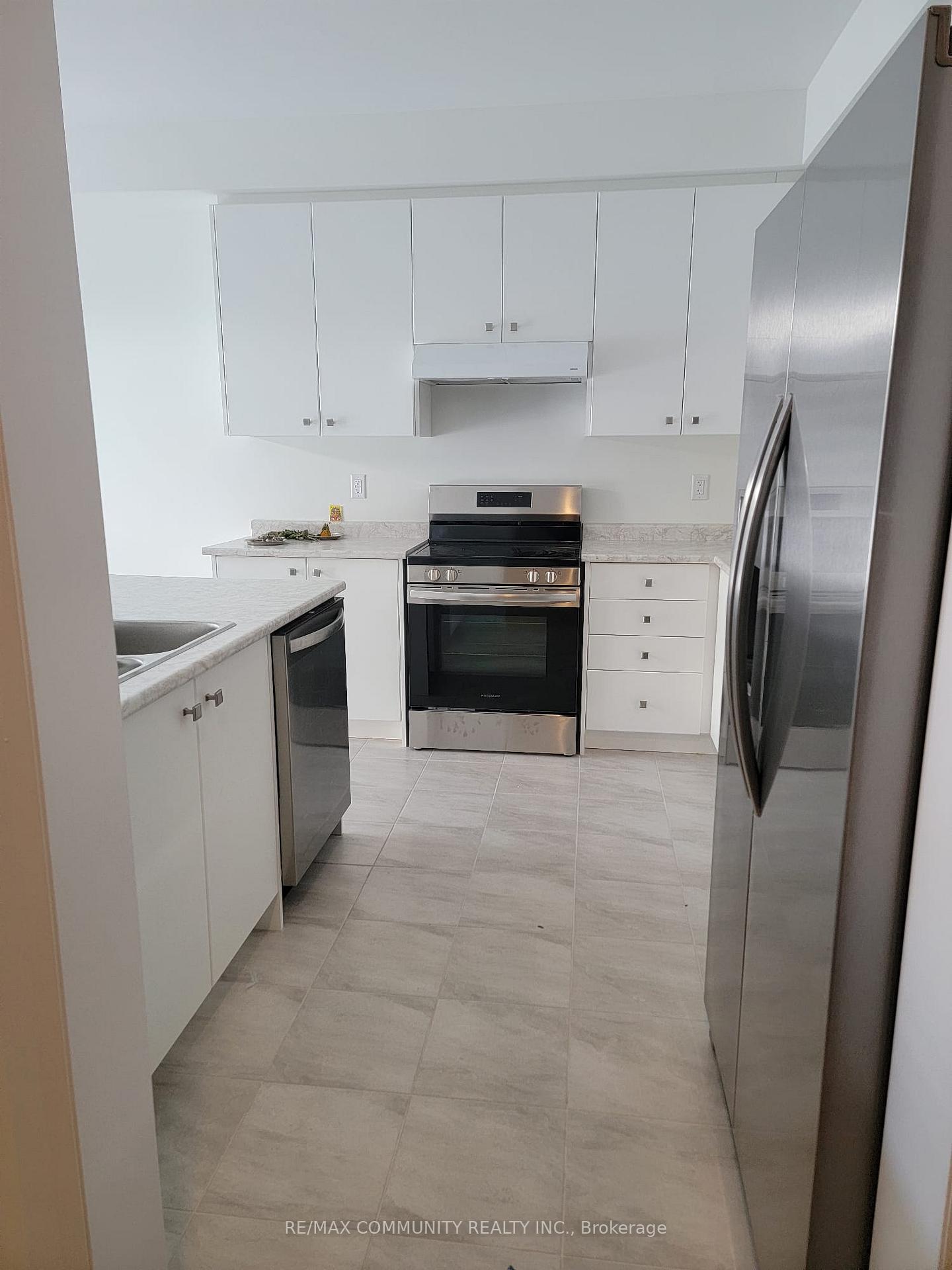 Photo 2 of 22 Heritage Way, Thorold, Rolling Meadows — HOMEH