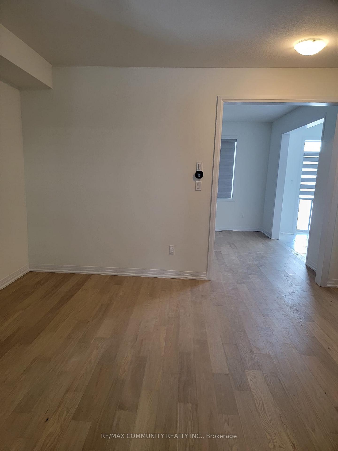 Photo 3 of 22 Heritage Way, Thorold, Rolling Meadows — HOMEH