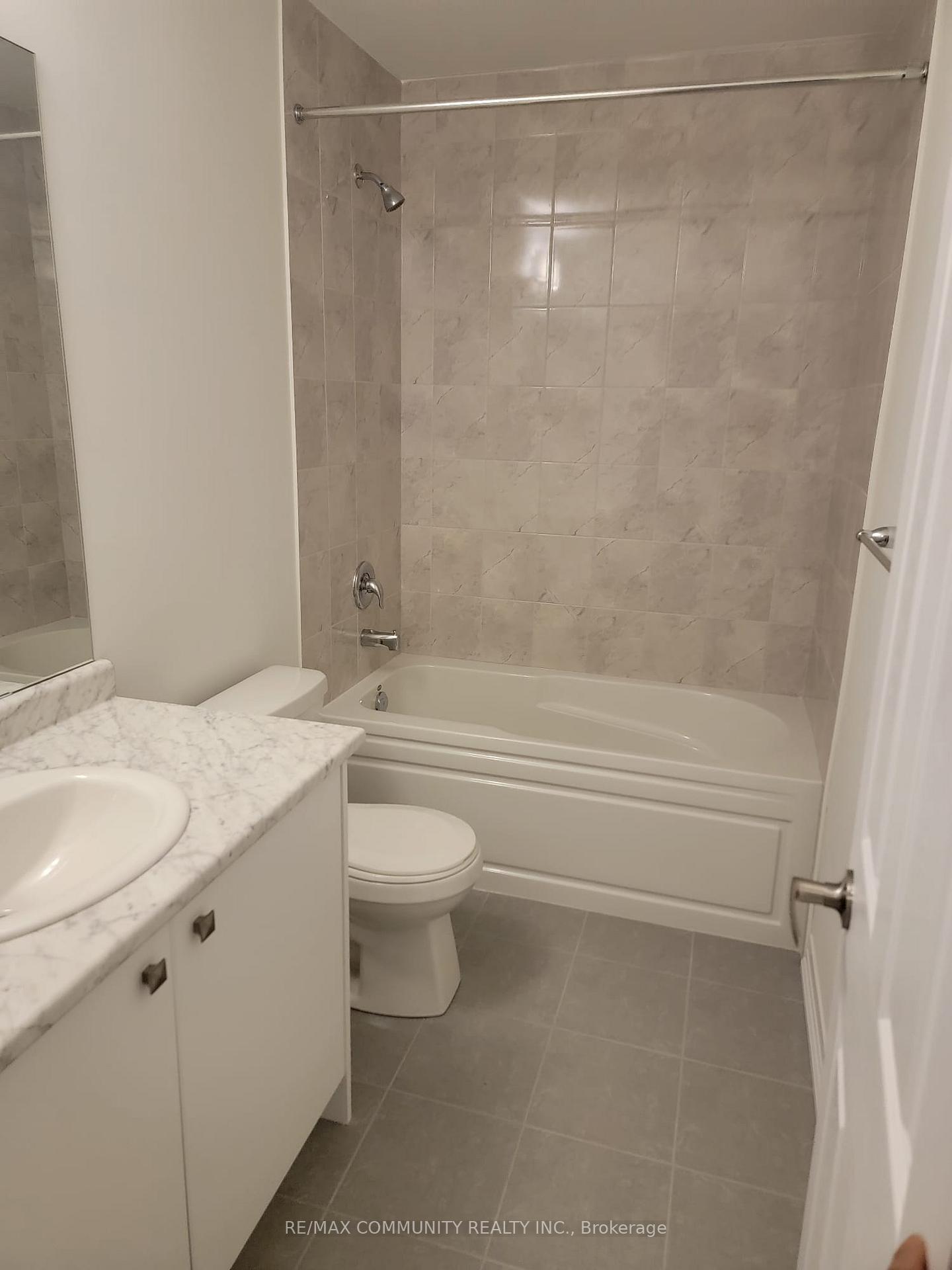 Photo 4 of 22 Heritage Way, Thorold, Rolling Meadows — HOMEH