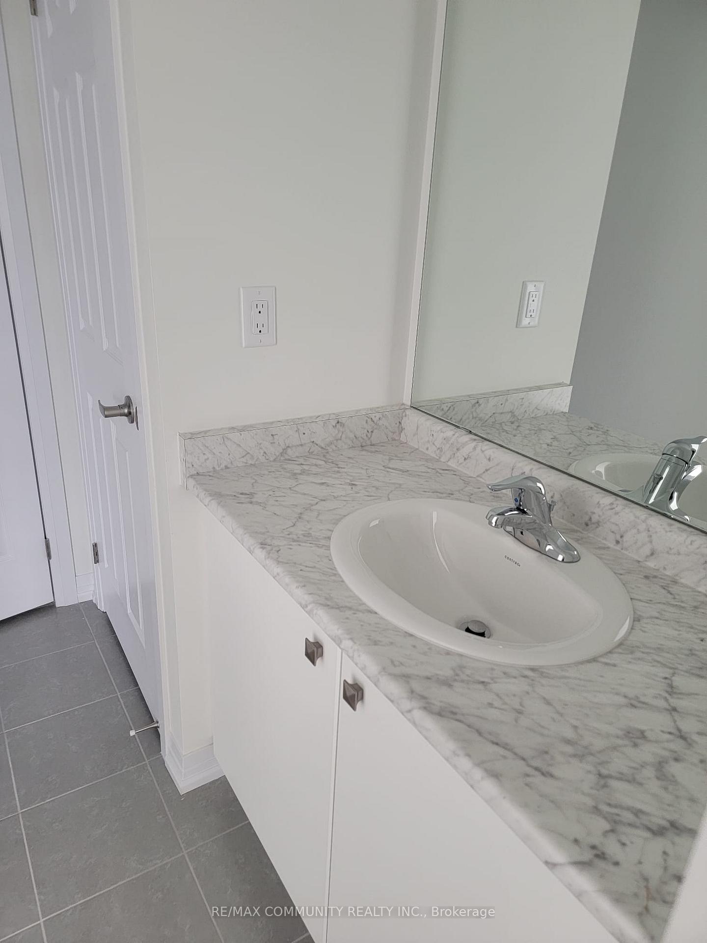 Photo 5 of 22 Heritage Way, Thorold, Rolling Meadows — HOMEH
