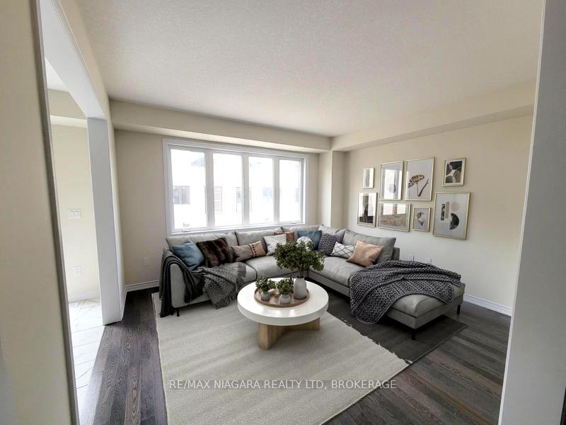 Photo 4 of 415 Barker Parkway, Thorold, Rolling Meadows — HOMEH
