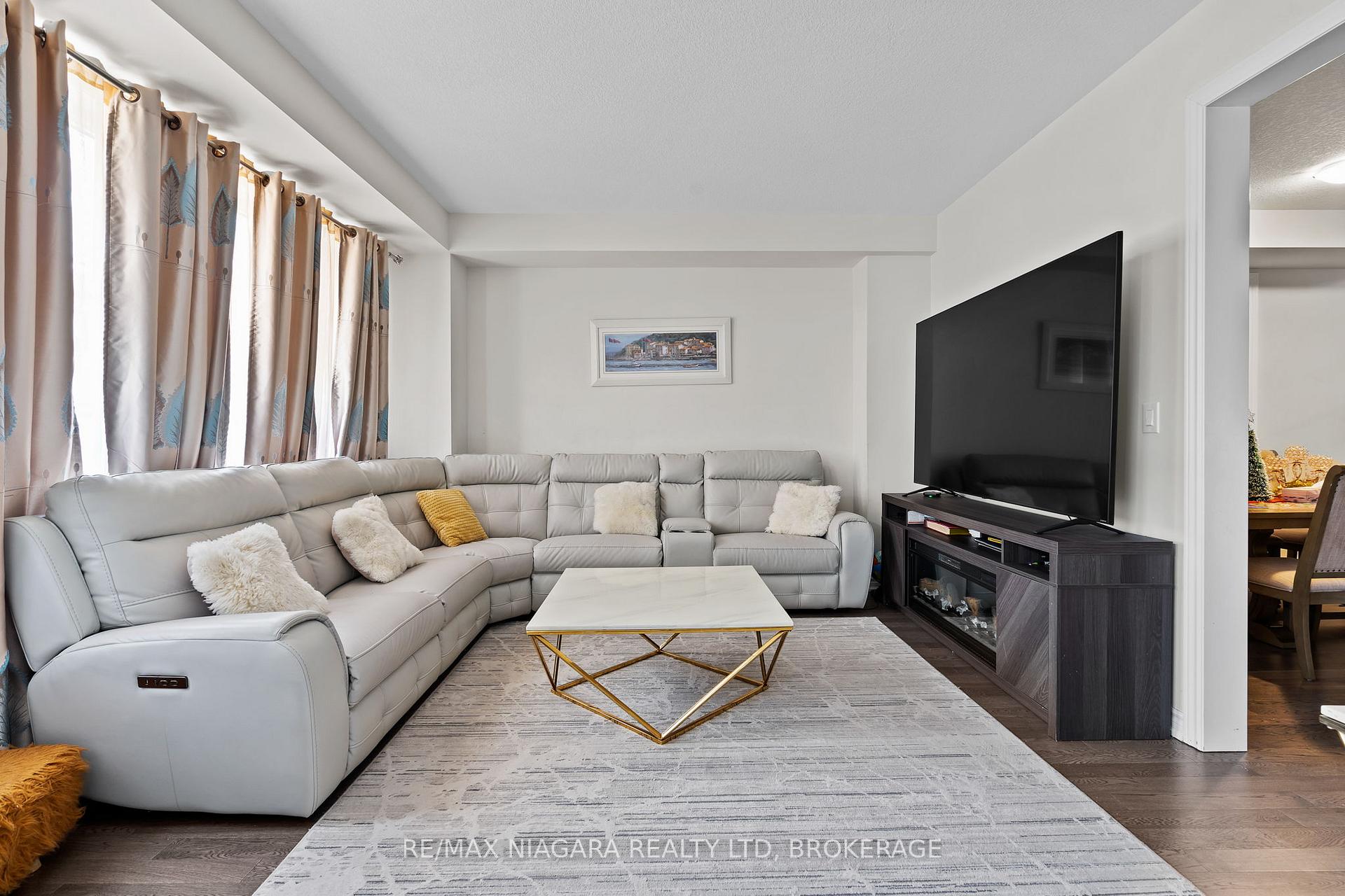 Photo 5 of 415 Barker Parkway, Thorold, Rolling Meadows — HOMEH