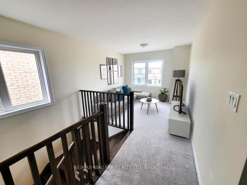 Photo 8 of 415 Barker Parkway, Thorold, Rolling Meadows — HOMEH