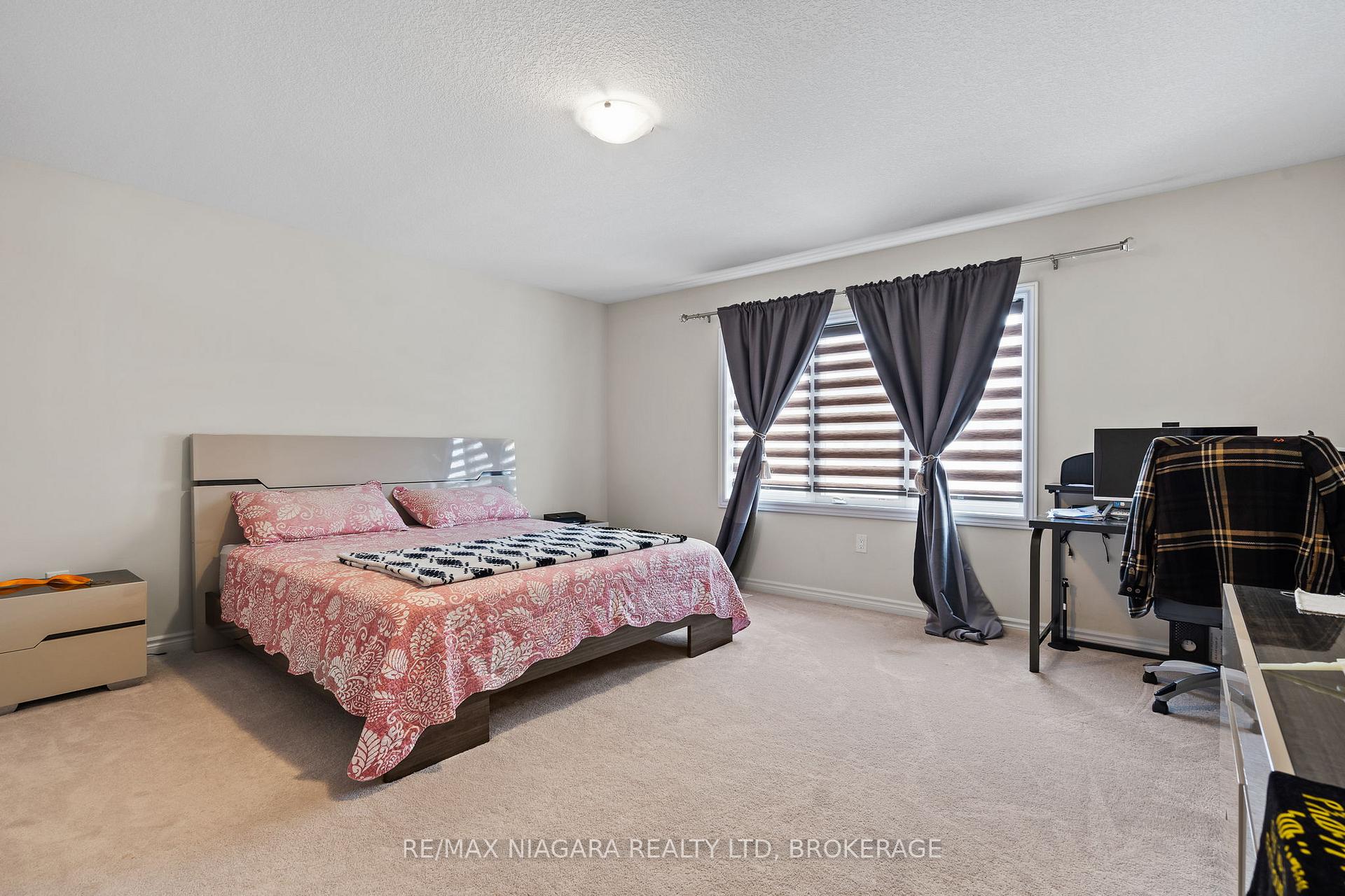 Photo 12 of 415 Barker Parkway, Thorold, Rolling Meadows — HOMEH