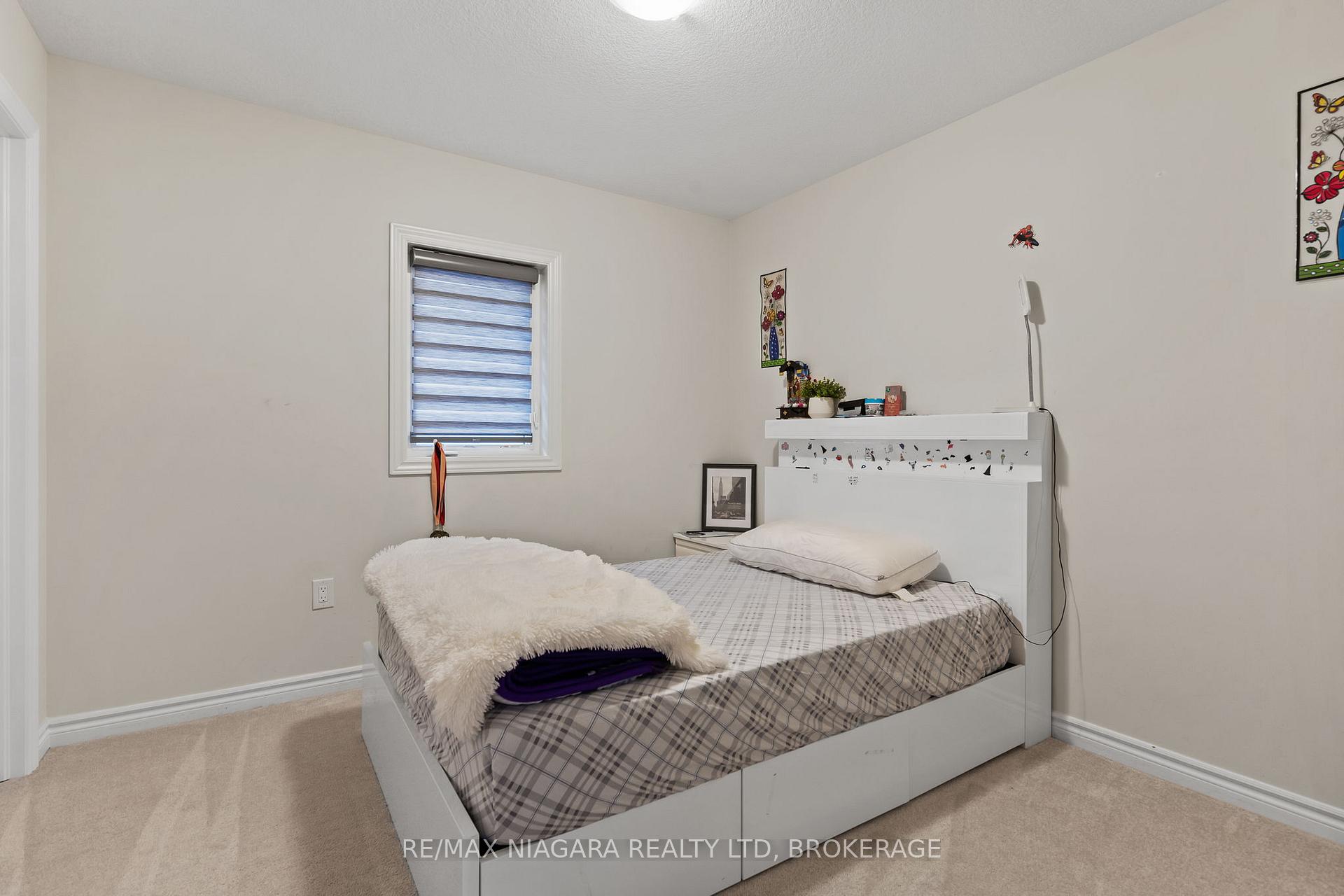 Photo 16 of 415 Barker Parkway, Thorold, Rolling Meadows — HOMEH