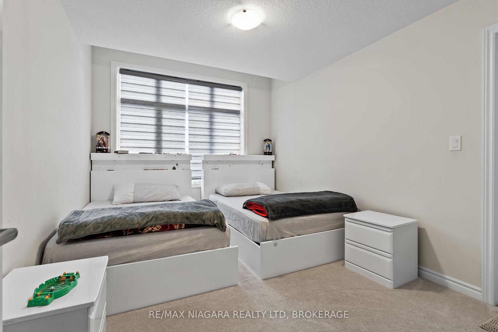 Photo 17 of 415 Barker Parkway, Thorold, Rolling Meadows — HOMEH
