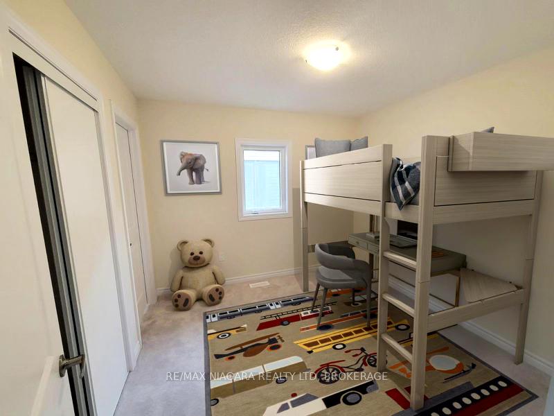 Photo 20 of 415 Barker Parkway, Thorold, Rolling Meadows — HOMEH