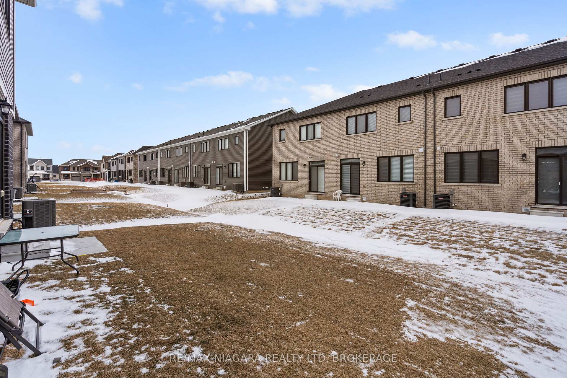 Photo 23 of 415 Barker Parkway, Thorold, Rolling Meadows — HOMEH