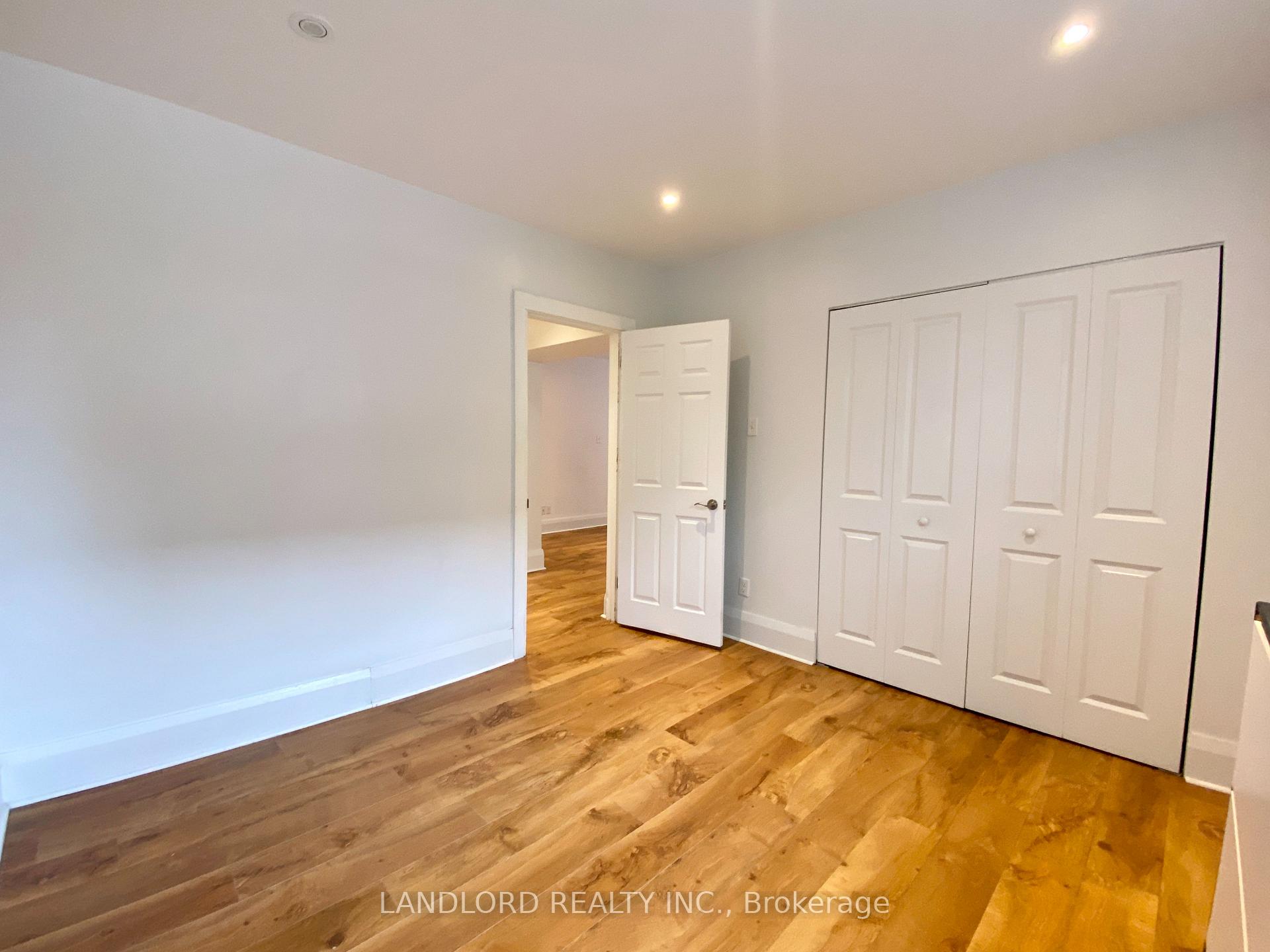 Photo 8 of Unit 4, 135 Chisholm Avenue, Toronto, Woodbine-Lumsden — HOMEH