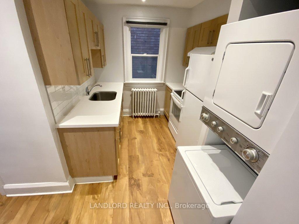 Photo 16 of Unit 4, 135 Chisholm Avenue, Toronto, Woodbine-Lumsden — HOMEH