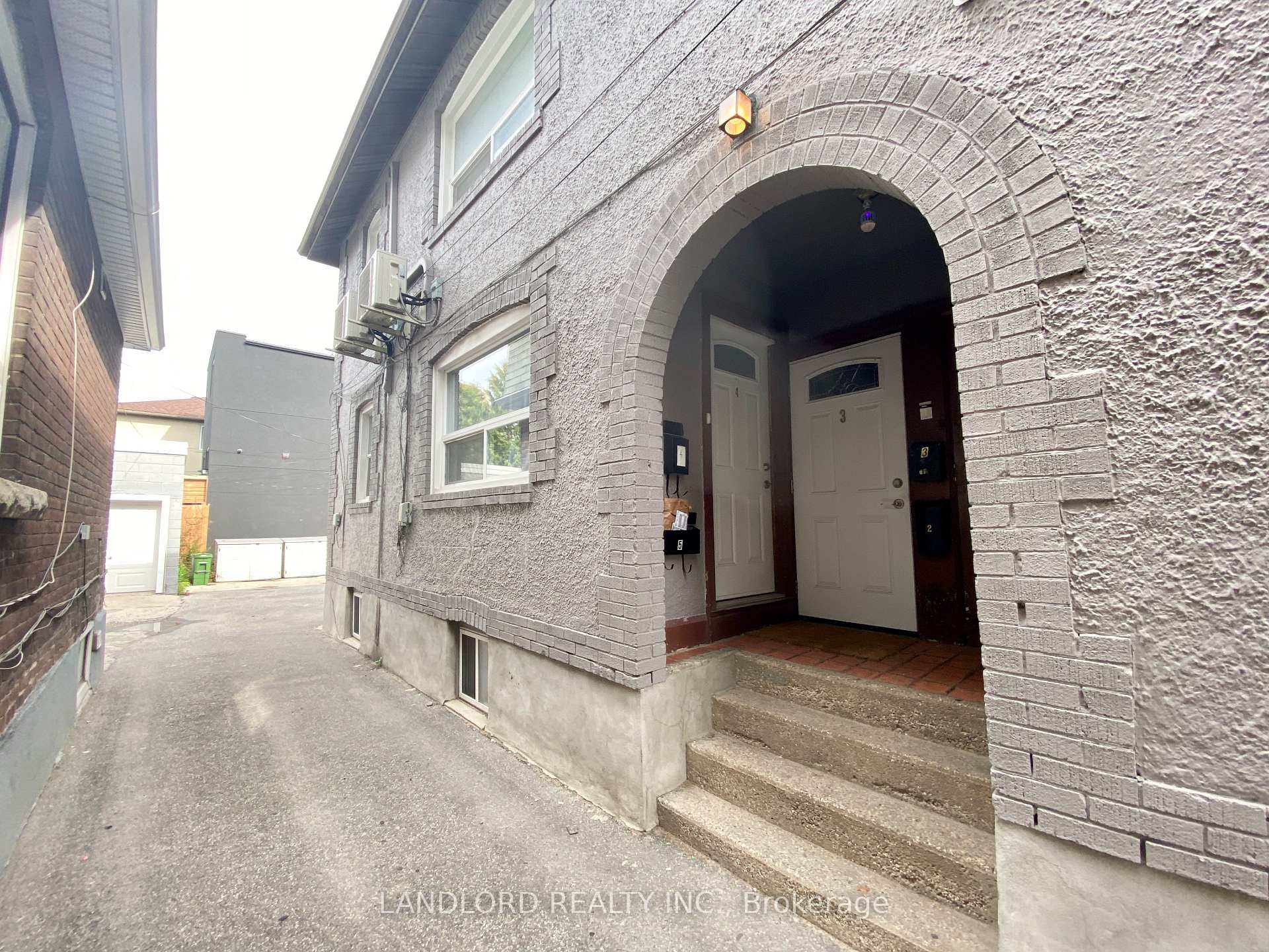 Photo 18 of Unit 4, 135 Chisholm Avenue, Toronto, Woodbine-Lumsden — HOMEH