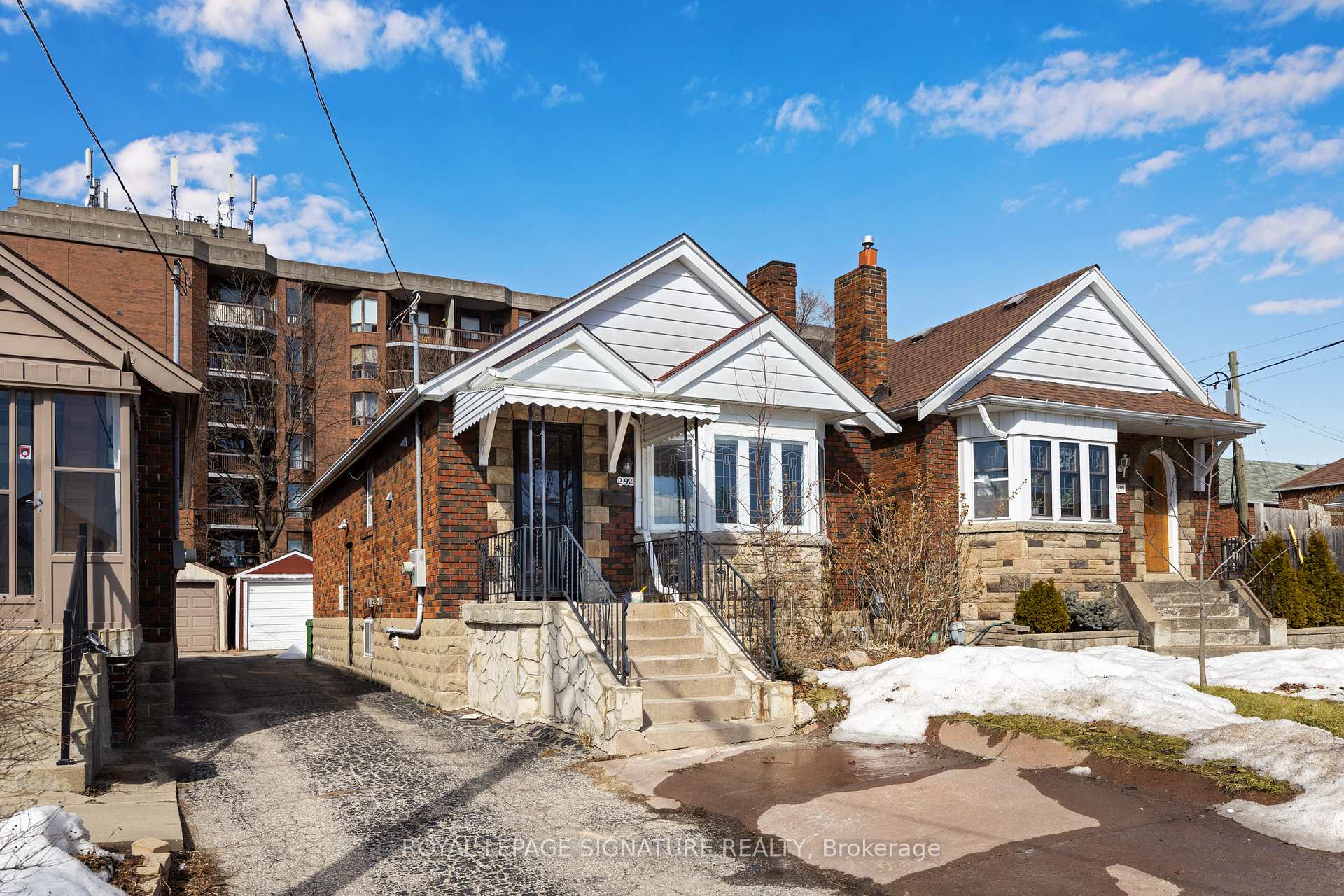 Photo 3 of 292 Floyd Avenue, Toronto, Danforth Village-East York — HOMEH