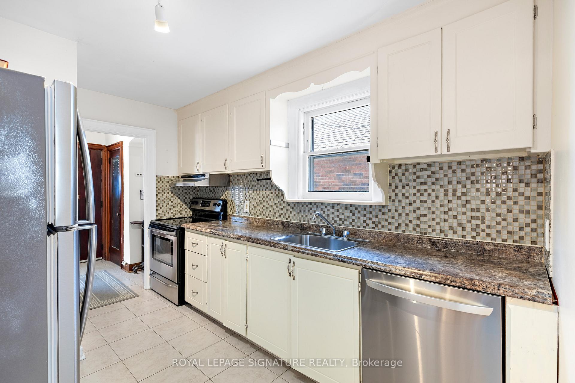 Photo 14 of 292 Floyd Avenue, Toronto, Danforth Village-East York — HOMEH