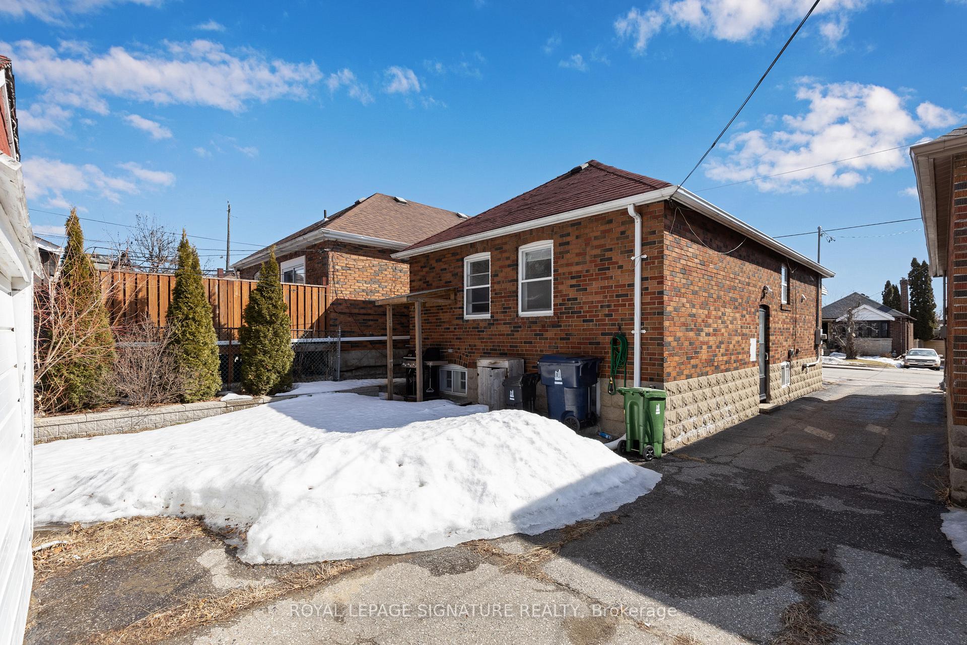 Photo 30 of 292 Floyd Avenue, Toronto, Danforth Village-East York — HOMEH