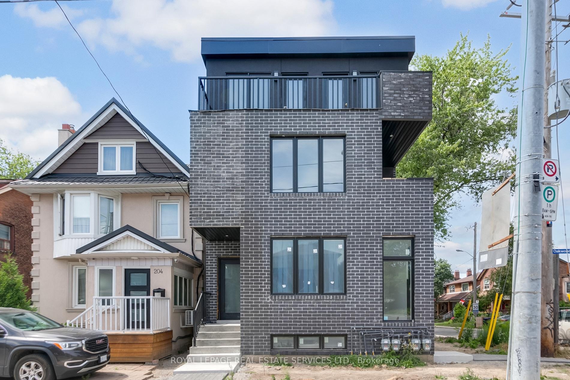 Front of Unit 4, 206 Oakwood Avenue