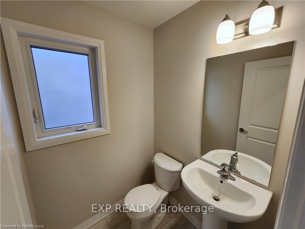 Photo 9 of Unit Upper, 76 Alicia Crescent, Thorold, Hurricane/Merrittville — HOMEH