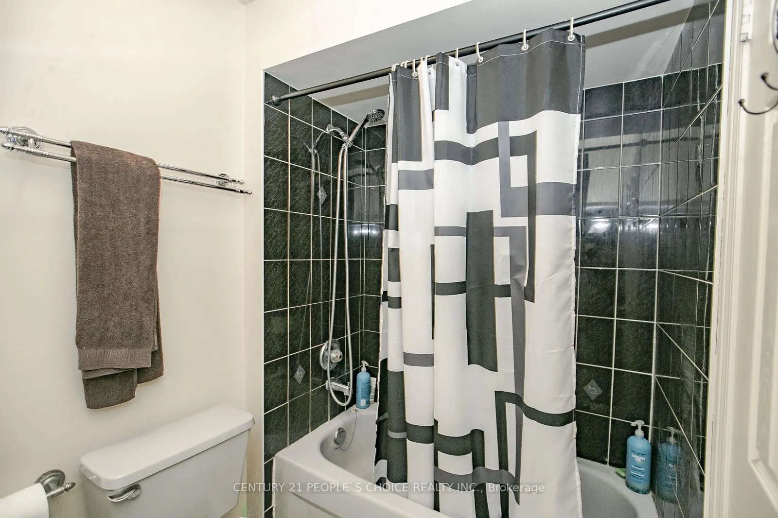 Photo 31 of 17 Caruso Drive, Brampton, Fletcher's West — HOMEH