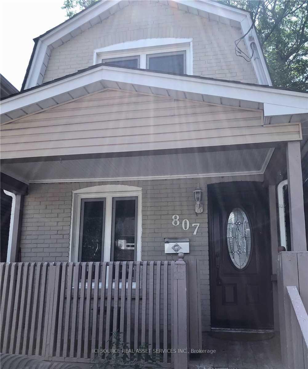 Photo 2 of 807 Sammon Avenue, Toronto, Danforth Village-East York — HOMEH