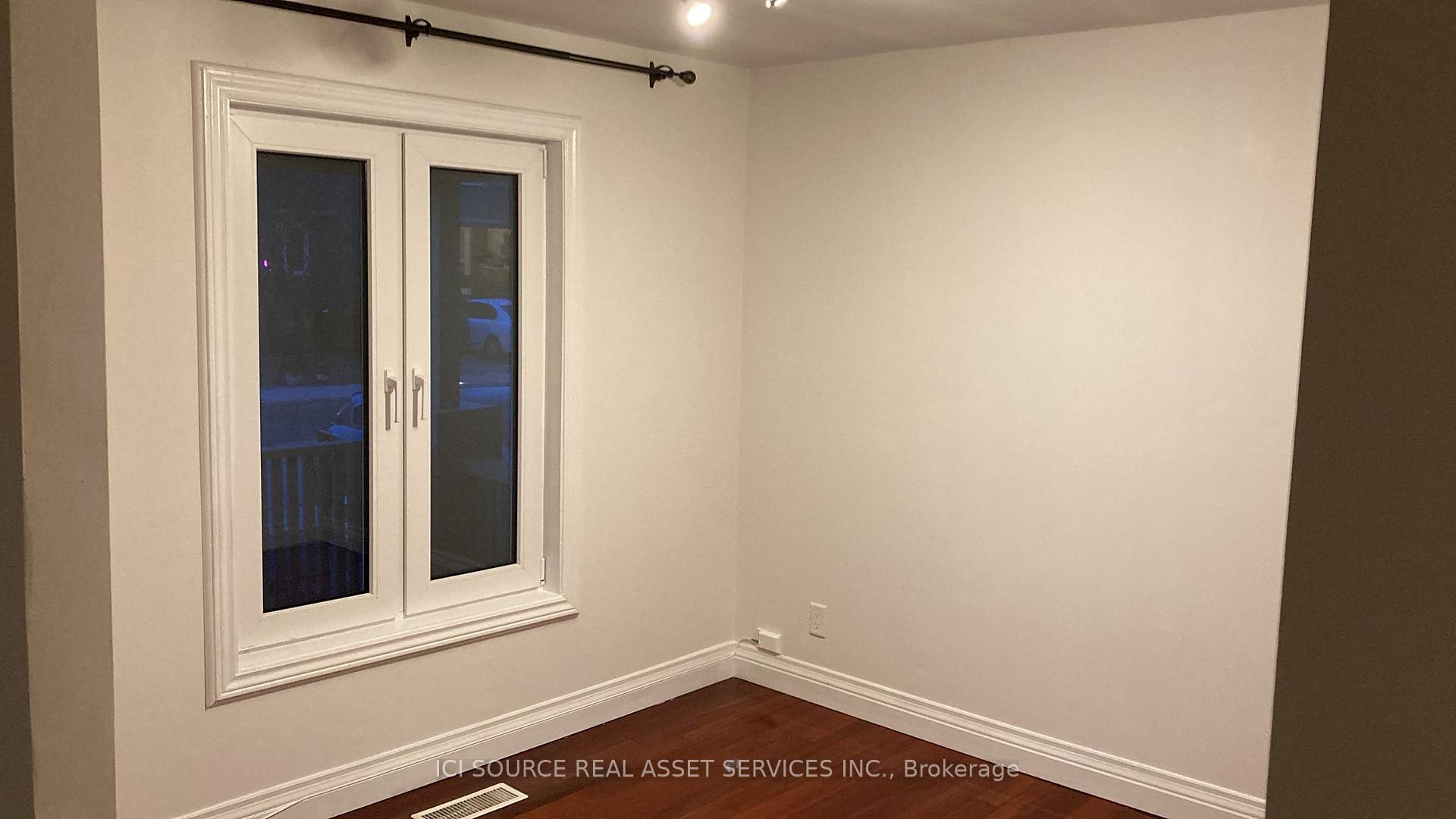Photo 4 of 807 Sammon Avenue, Toronto, Danforth Village-East York — HOMEH