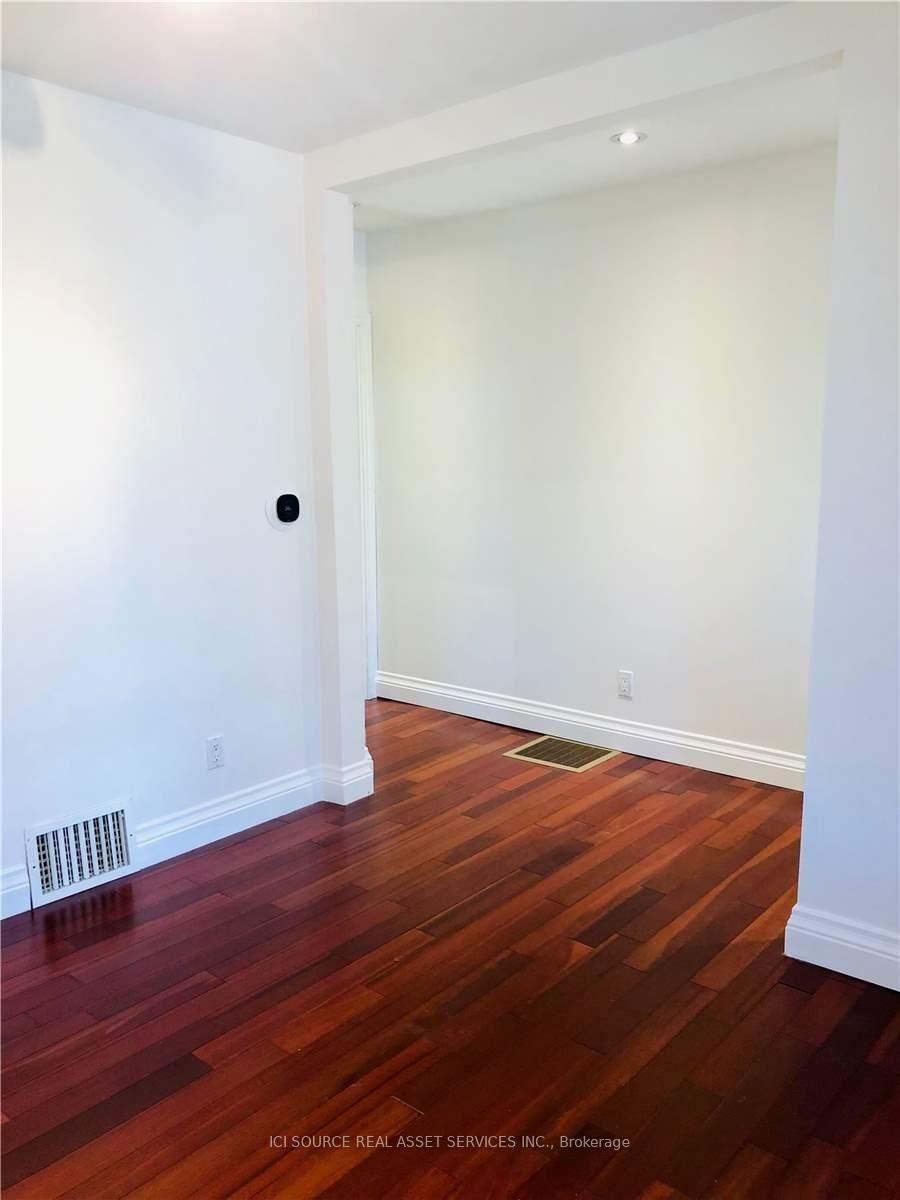 Photo 5 of 807 Sammon Avenue, Toronto, Danforth Village-East York — HOMEH
