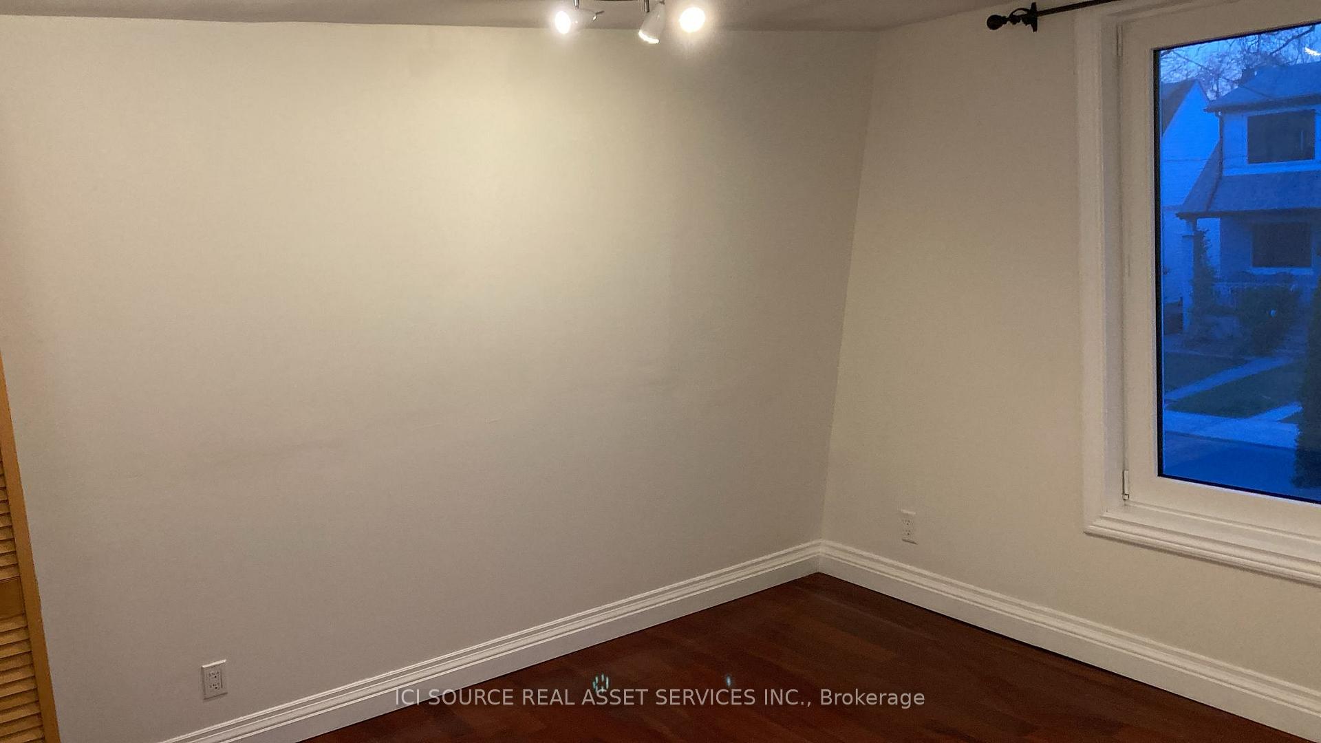 Photo 9 of 807 Sammon Avenue, Toronto, Danforth Village-East York — HOMEH
