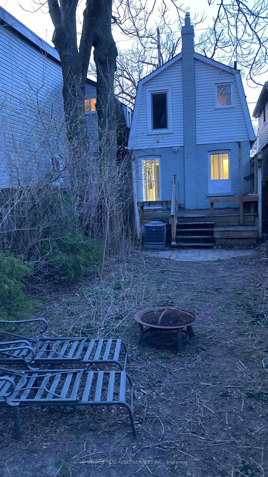Photo 18 of 807 Sammon Avenue, Toronto, Danforth Village-East York — HOMEH