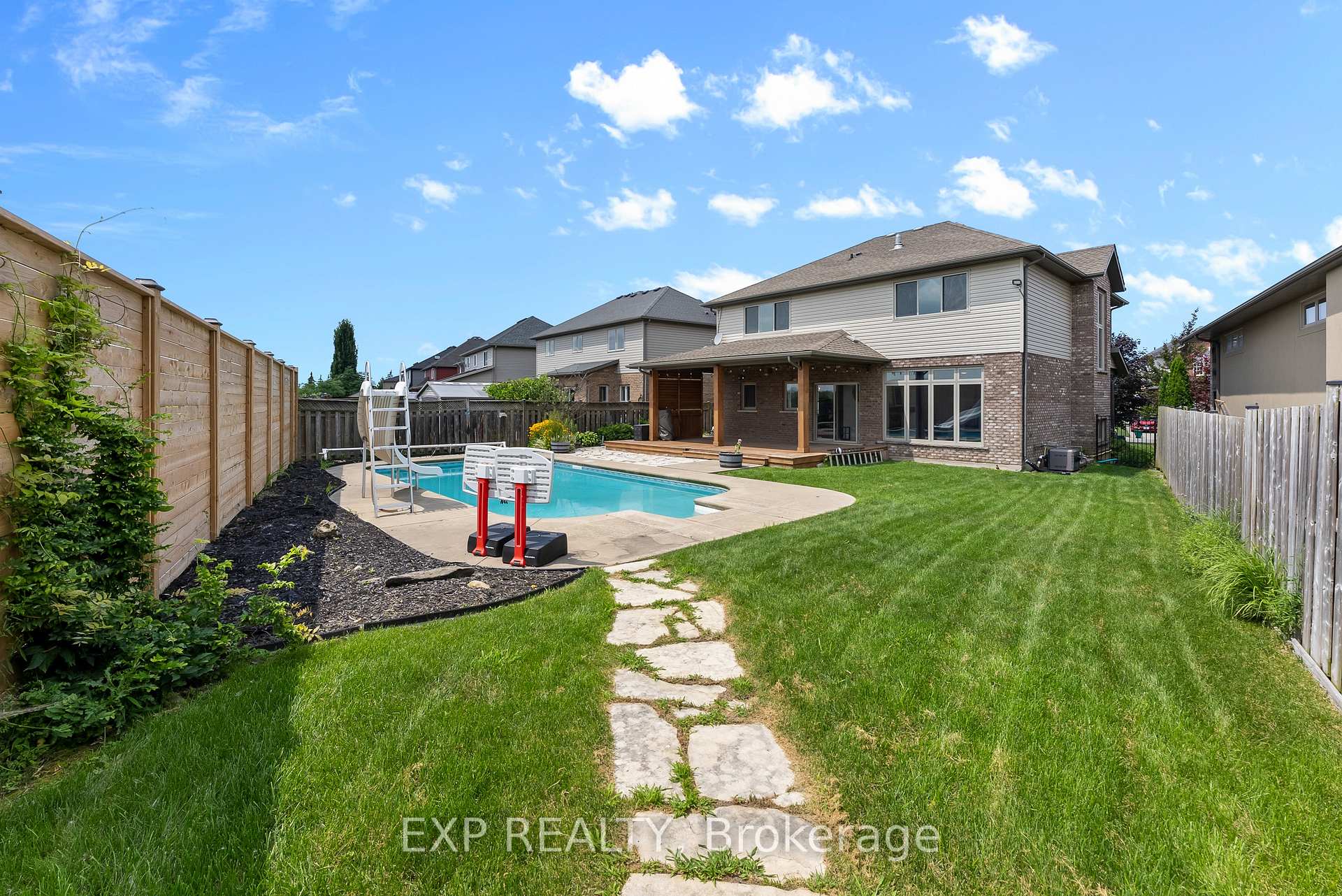 Photo 26 of 199 Tuliptree Road, Thorold, Confederation Heights — HOMEH