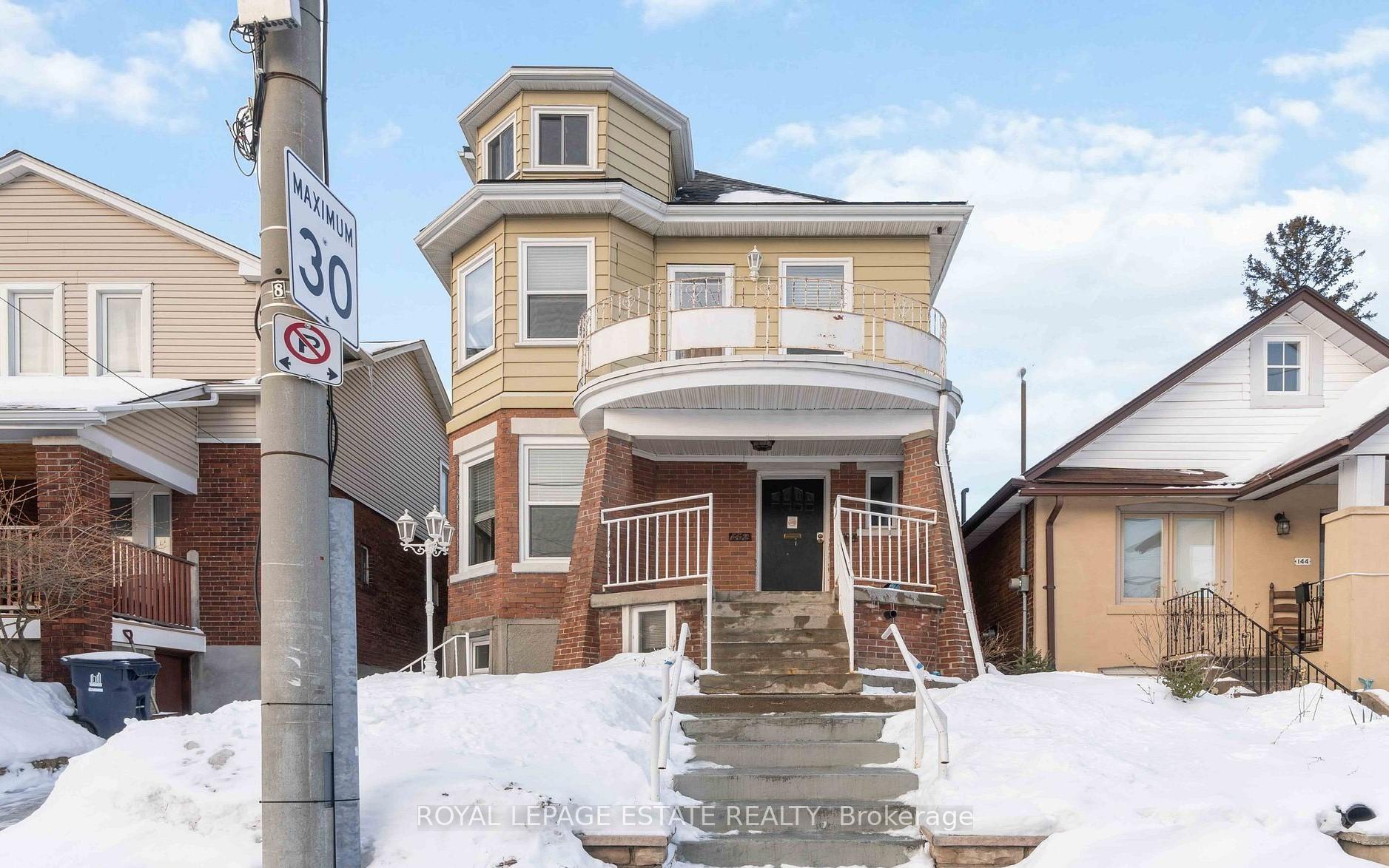 Front of Unit 5, 142 Westlake Avenue