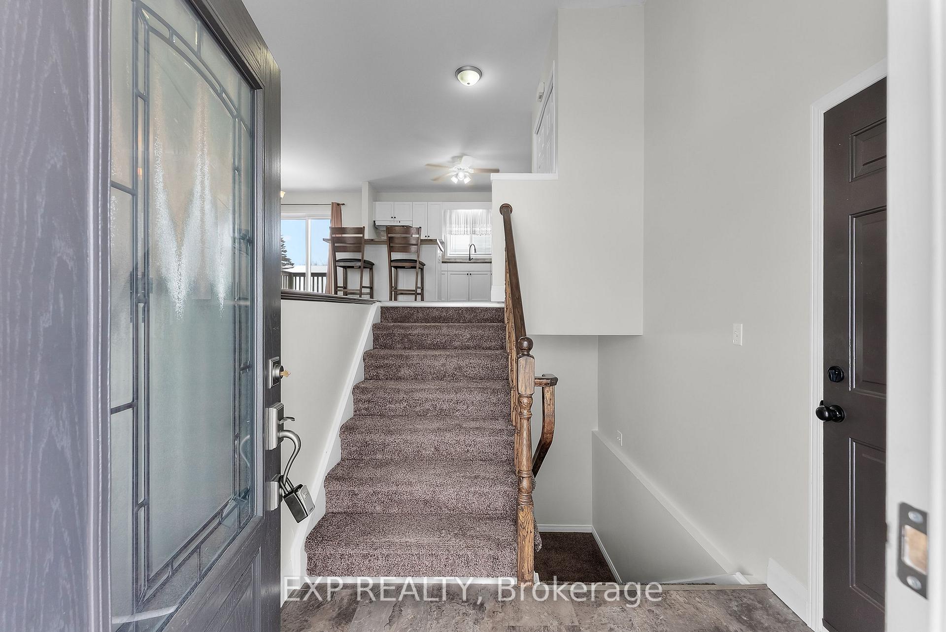Photo 3 of 86 Windle Village Crescent W, Thorold, Allanburg/Thorold South — HOMEH