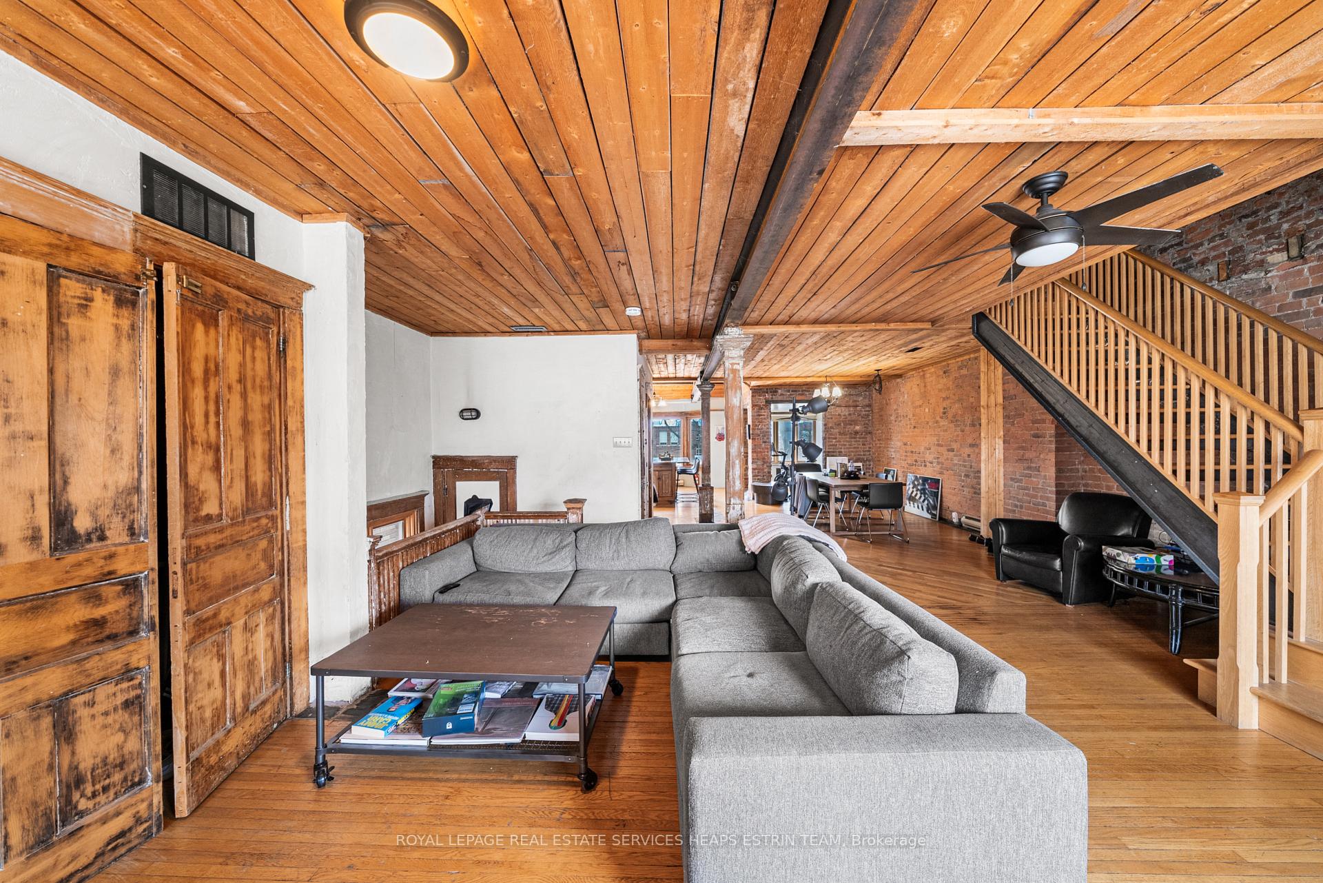 Photo 8 of Unit Upper, 125 Farnham Avenue, Toronto, Yonge-St. Clair — HOMEH