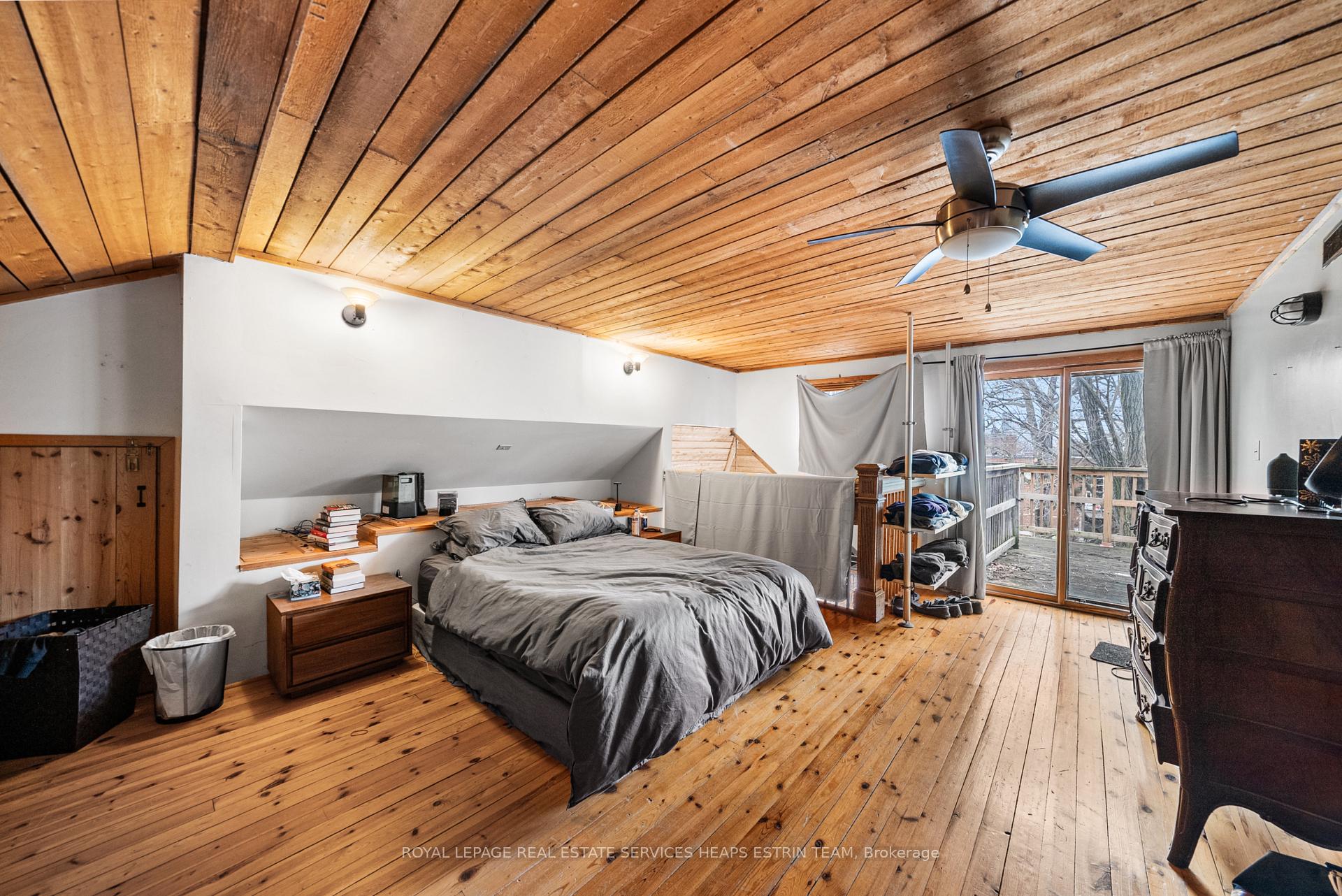 Photo 14 of Unit Upper, 125 Farnham Avenue, Toronto, Yonge-St. Clair — HOMEH
