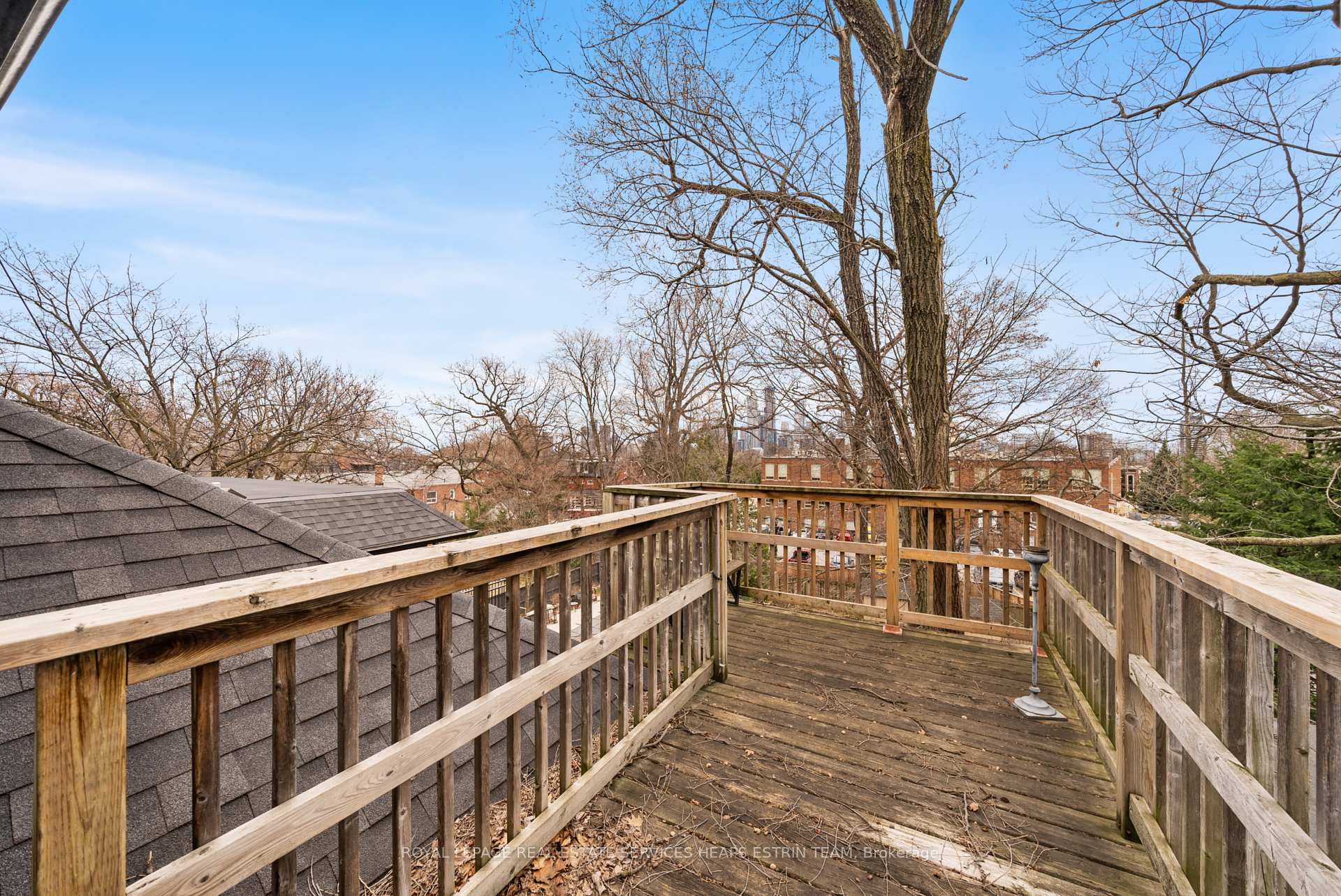 Photo 16 of Unit Upper, 125 Farnham Avenue, Toronto, Yonge-St. Clair — HOMEH