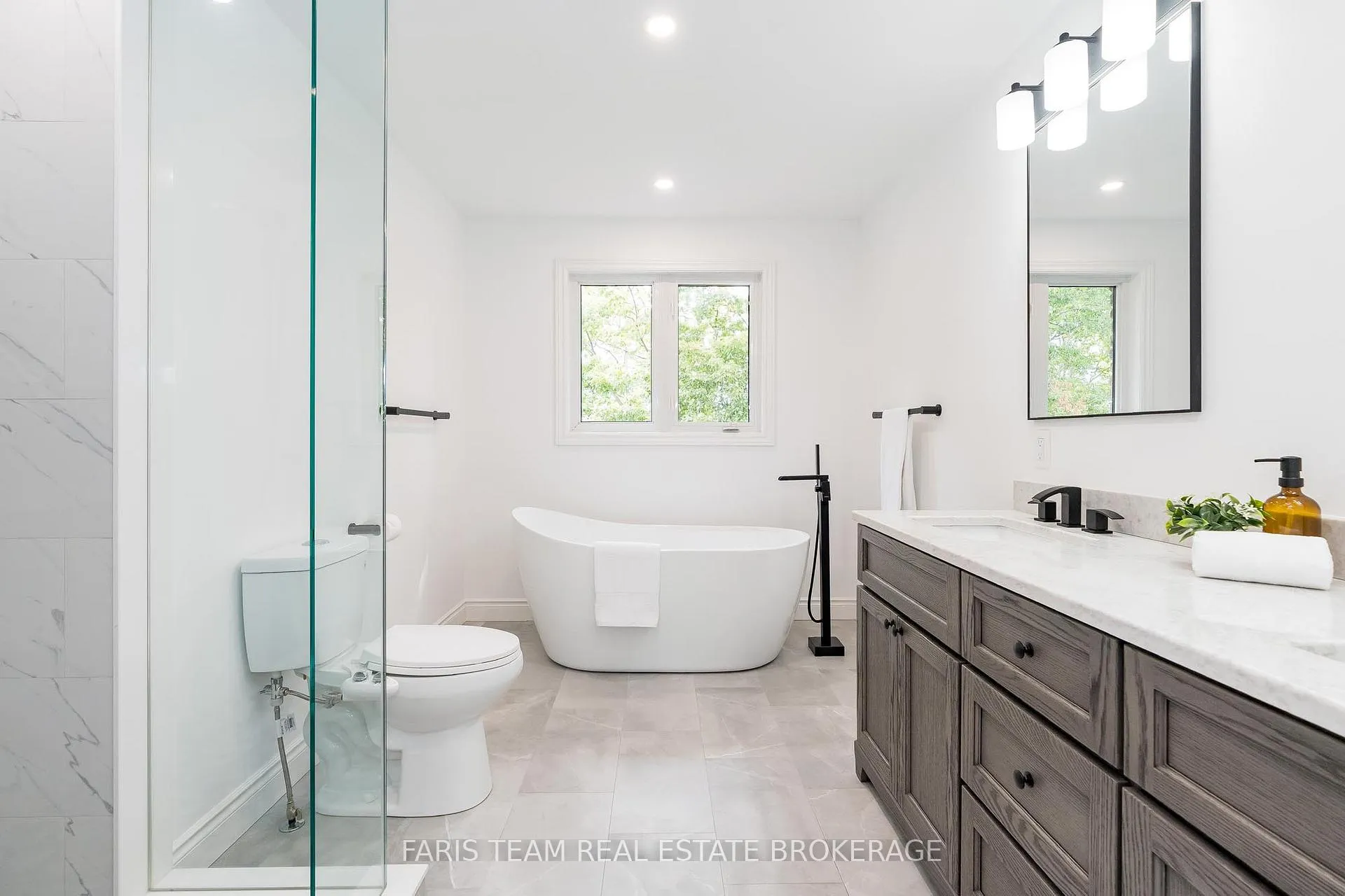 Photo 20 of 96 Osprey Ridge Road, Barrie, Little Lake — HOMEH