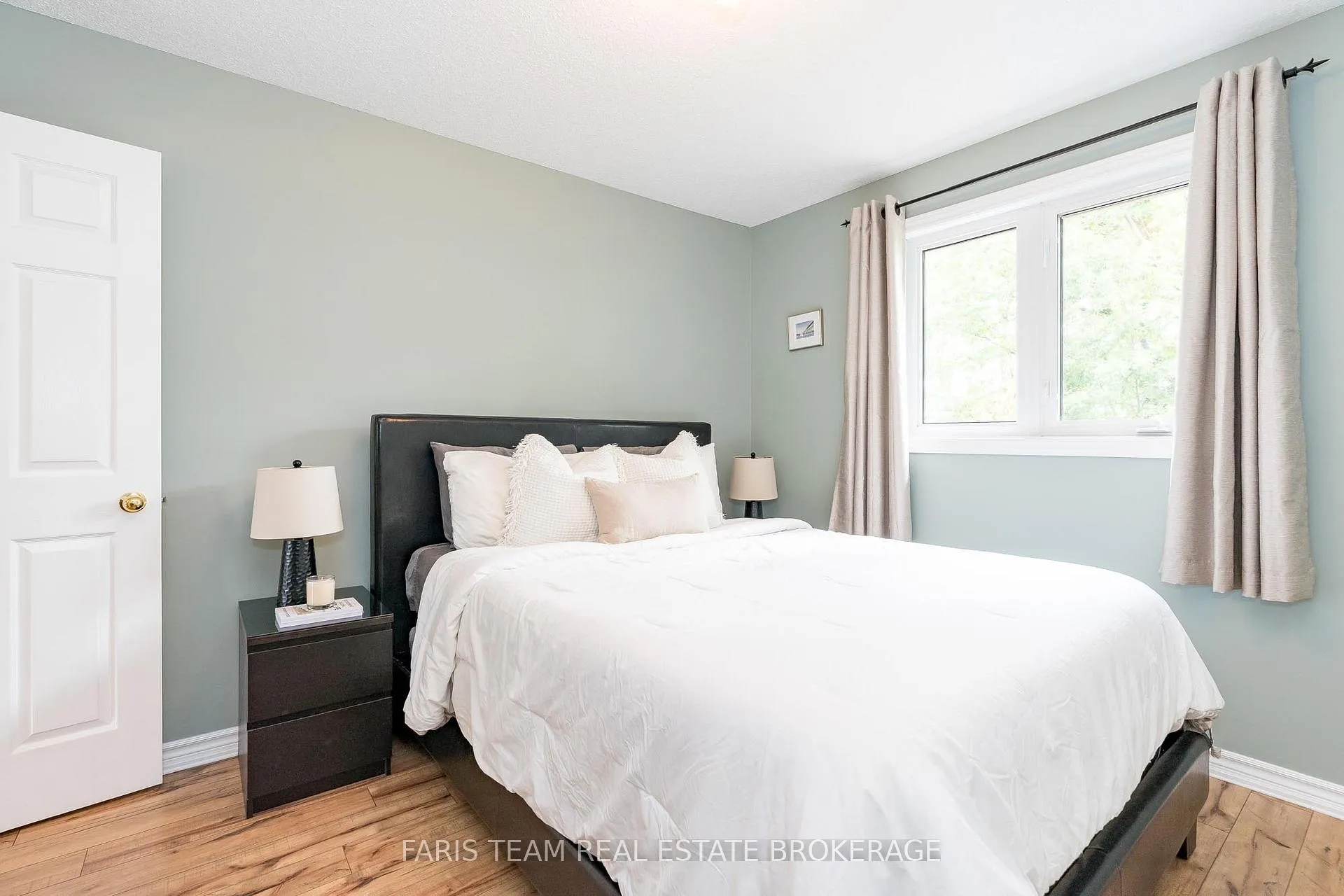 Photo 23 of 96 Osprey Ridge Road, Barrie, Little Lake — HOMEH
