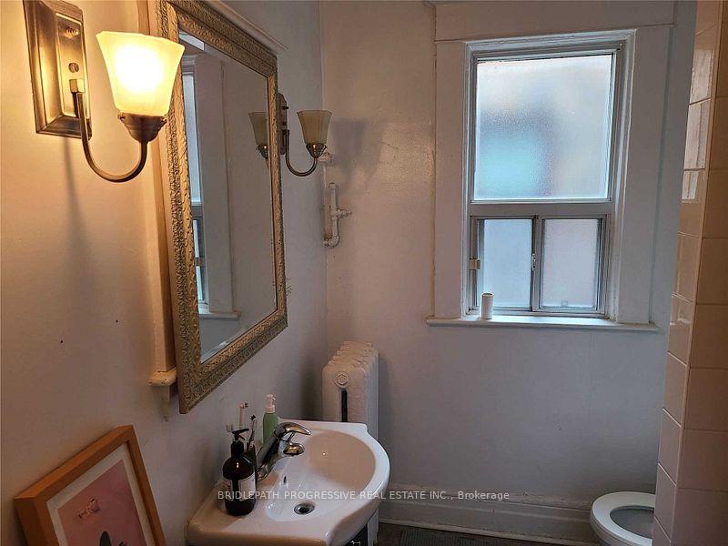 Photo 10 of Unit 2, 609 College Street, Toronto, Palmerston-Little Italy — HOMEH