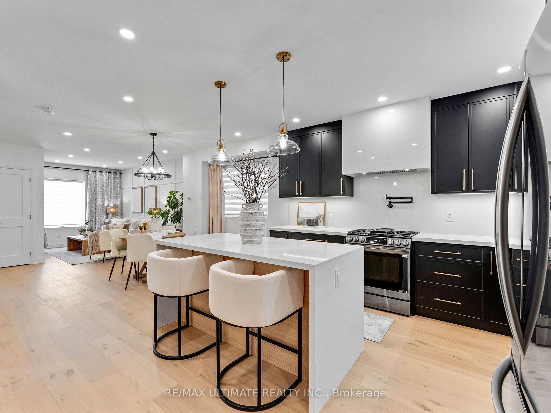 Photo 17 of 857 Pape Avenue, Toronto, Danforth Village-East York — HOMEH