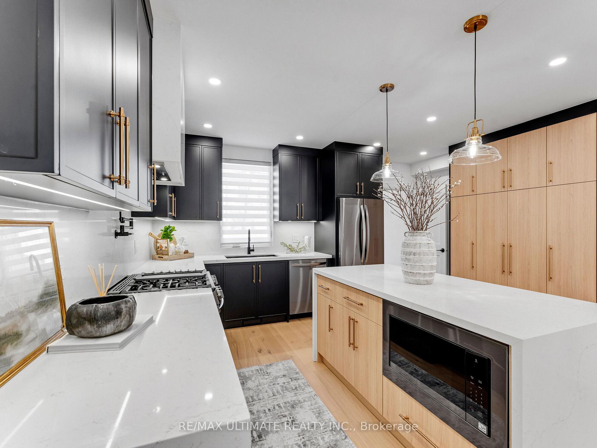 Photo 19 of 857 Pape Avenue, Toronto, Danforth Village-East York — HOMEH