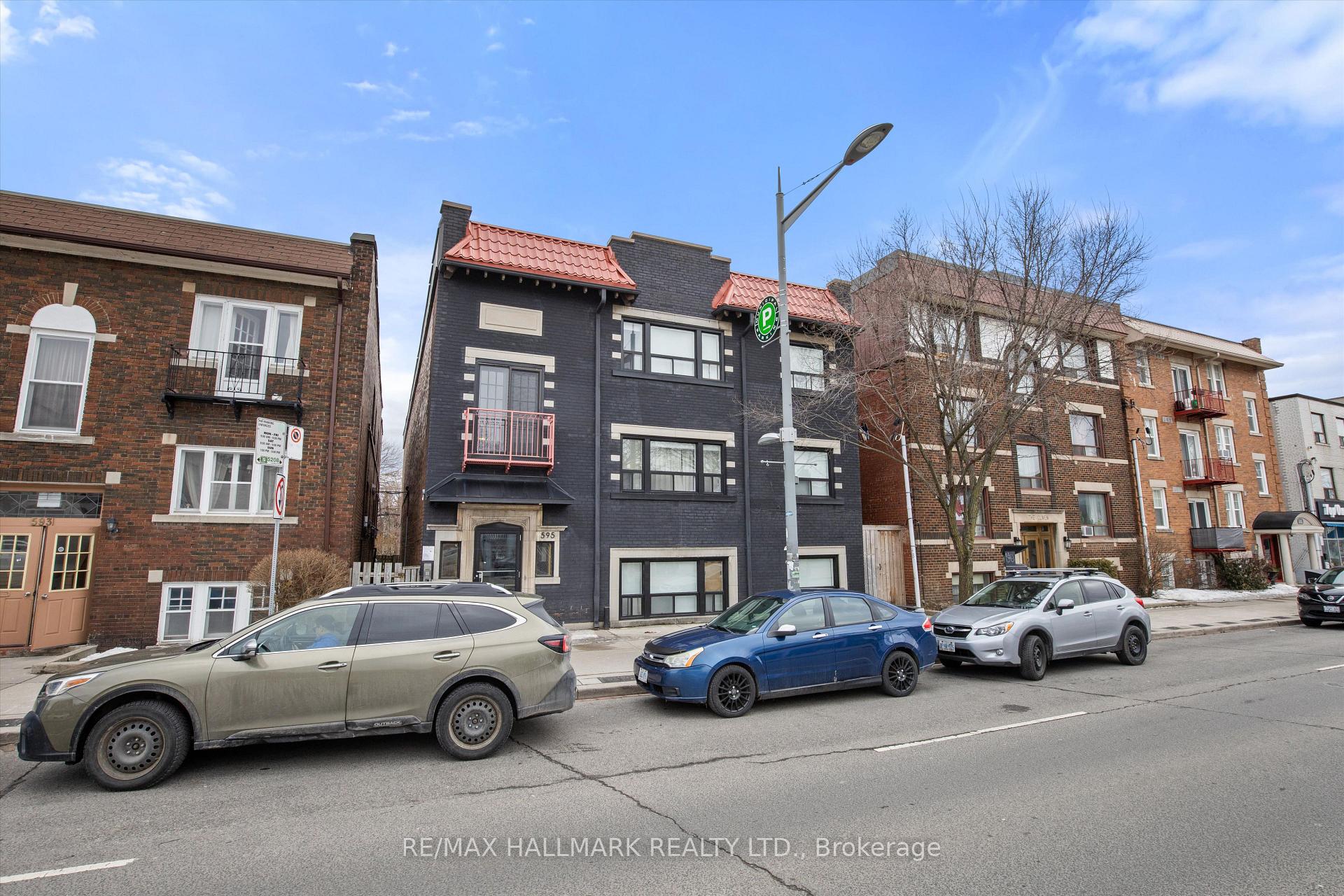 Front of Unit 11, 595 St Clair Avenue W